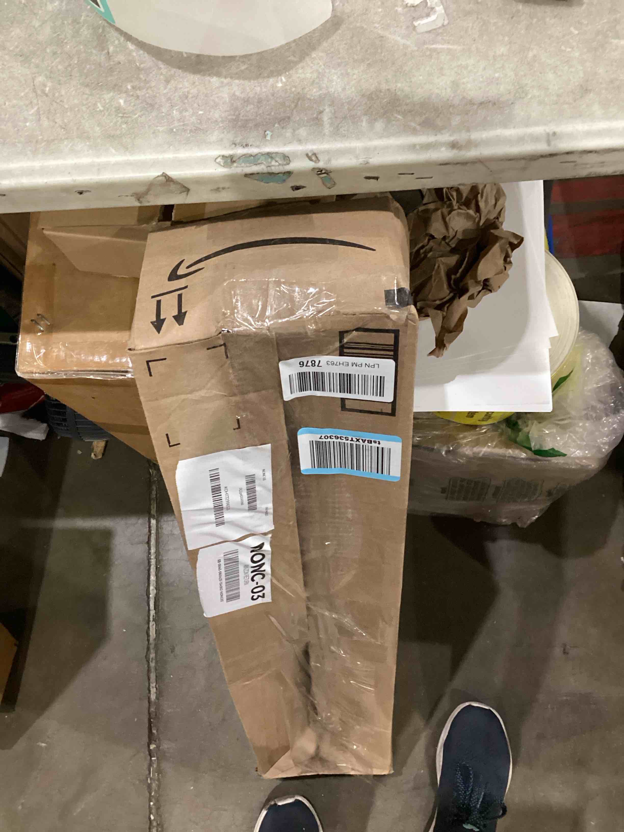 https://s3.amazonaws.com/lotting-images-prod/bidfta/TEA1638351_1751290309403.jpeg