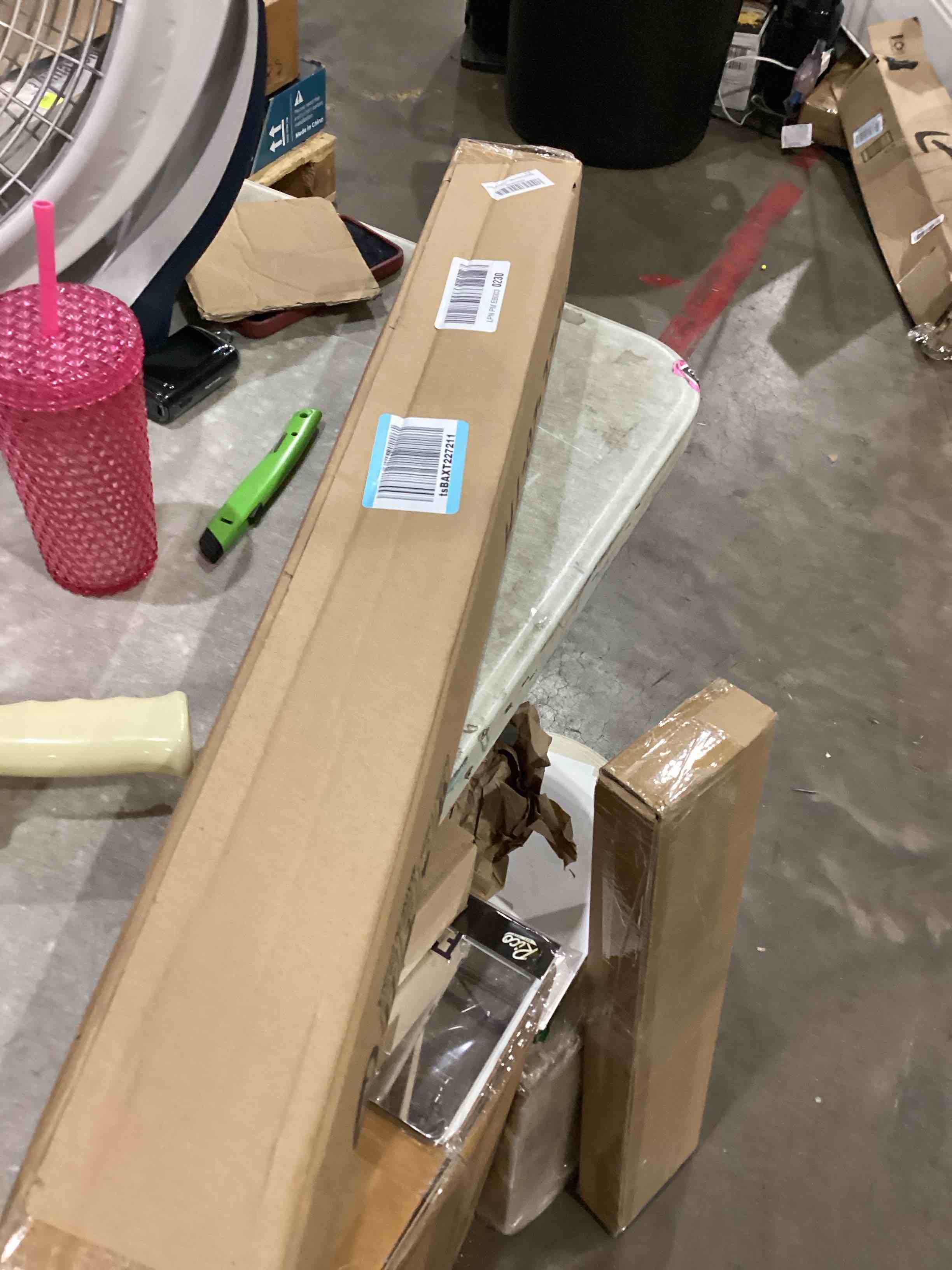 https://s3.amazonaws.com/lotting-images-prod/bidfta/TEA1638360_1751291337676.jpeg