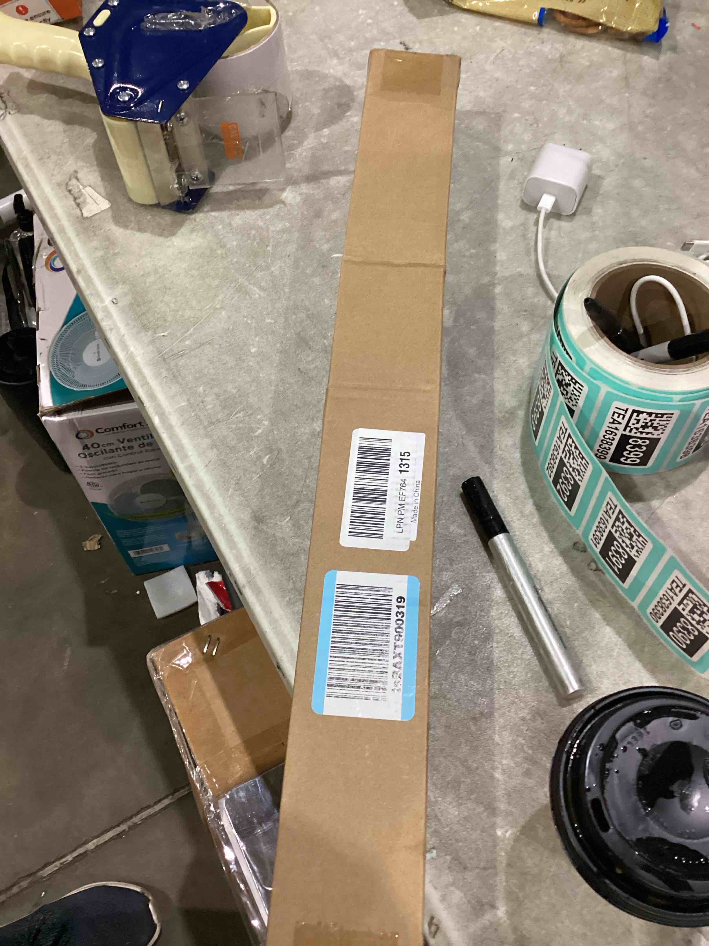 https://s3.amazonaws.com/lotting-images-prod/bidfta/TEA1638389_1751292405229.jpeg