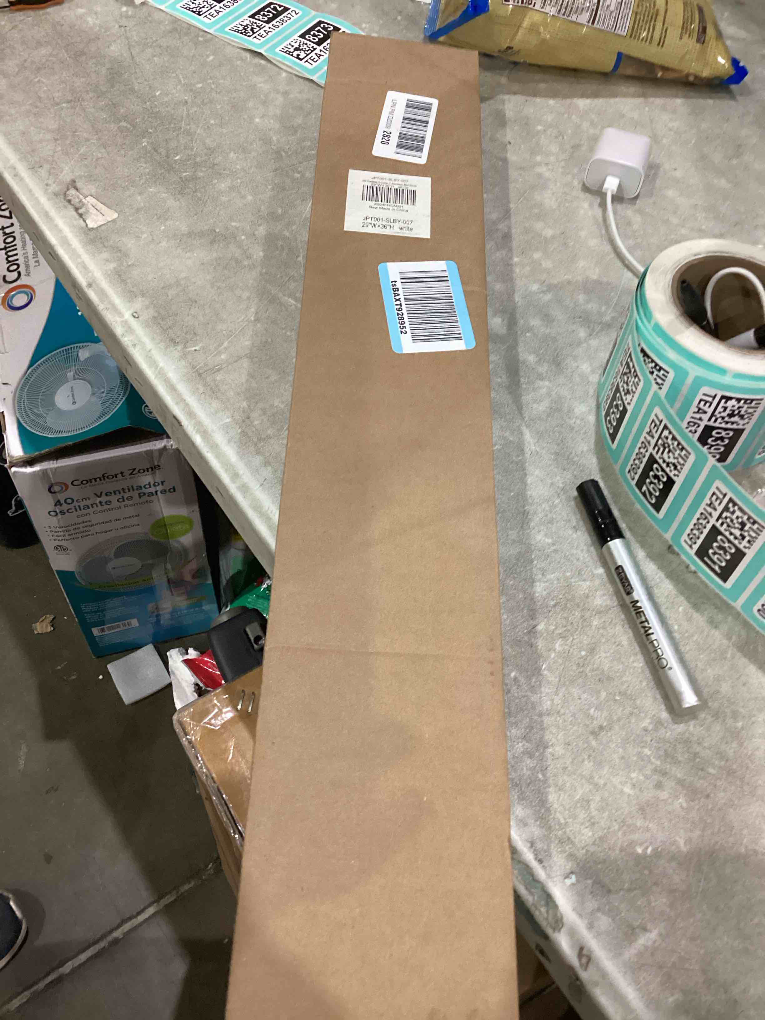 https://s3.amazonaws.com/lotting-images-prod/bidfta/TEA1638390_1751292958516.jpeg