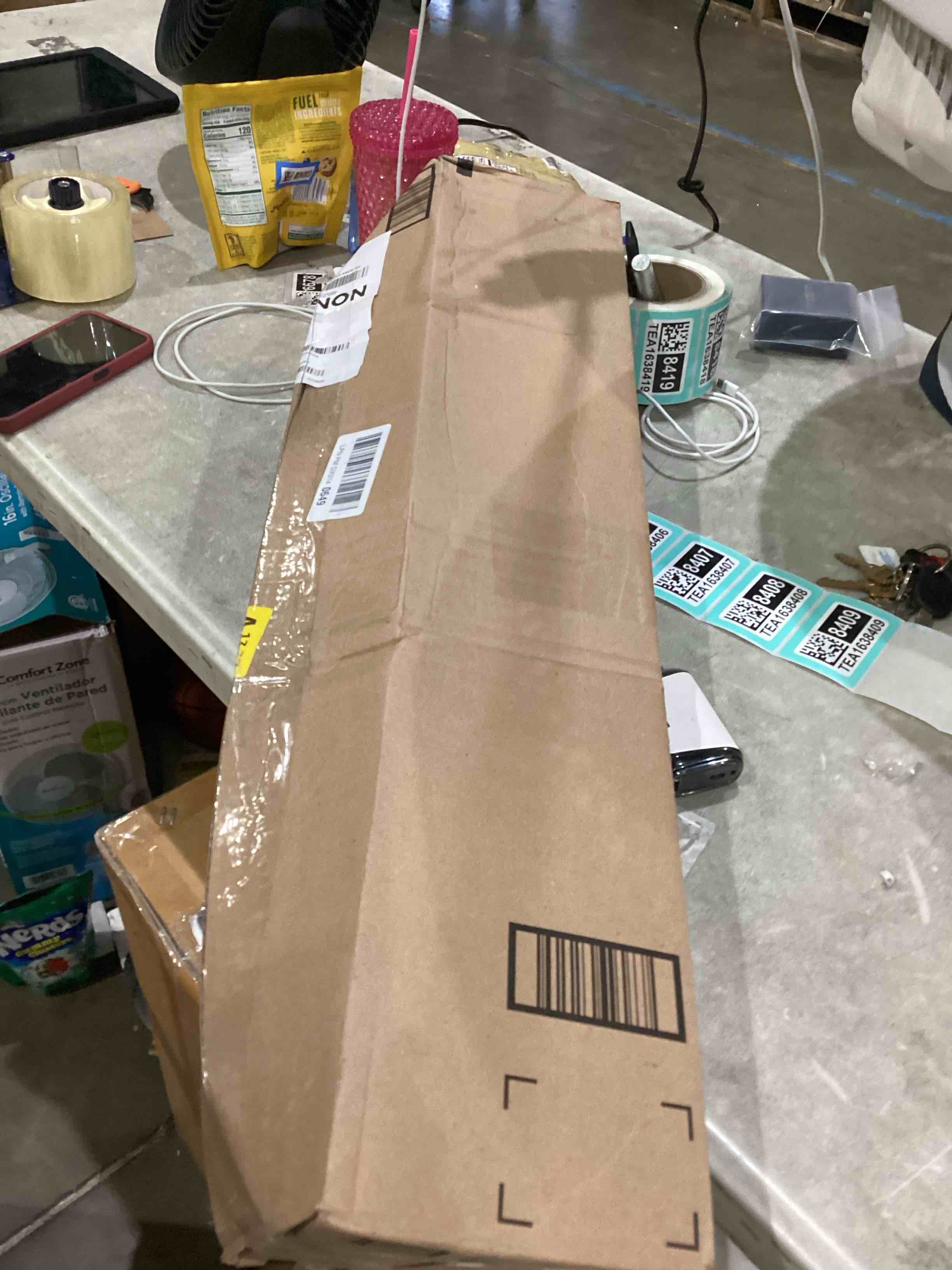 https://s3.amazonaws.com/lotting-images-prod/bidfta/TEA1638406_1751295157934.jpeg