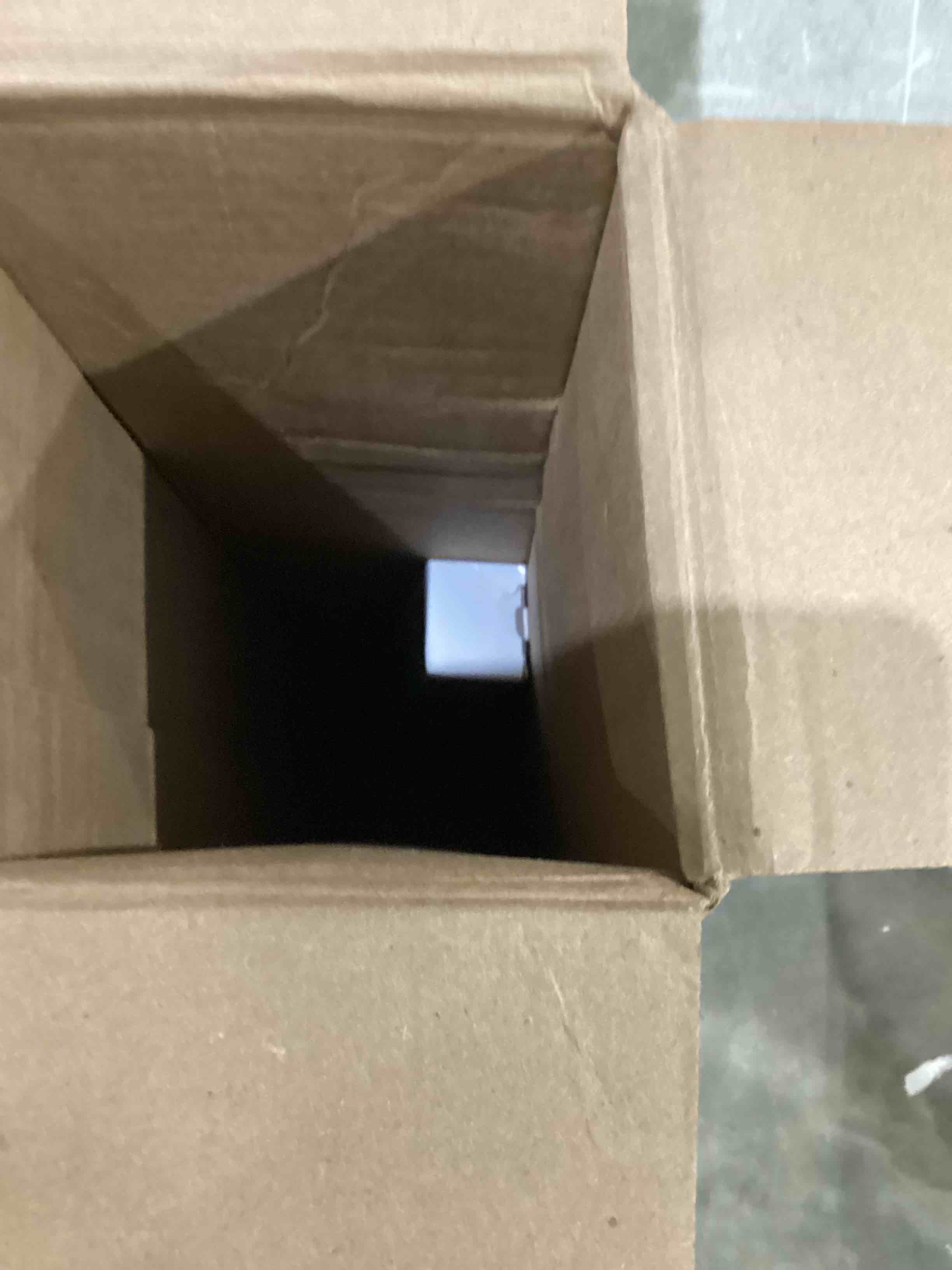 https://s3.amazonaws.com/lotting-images-prod/bidfta/TEA1638411_1751294721765.jpeg