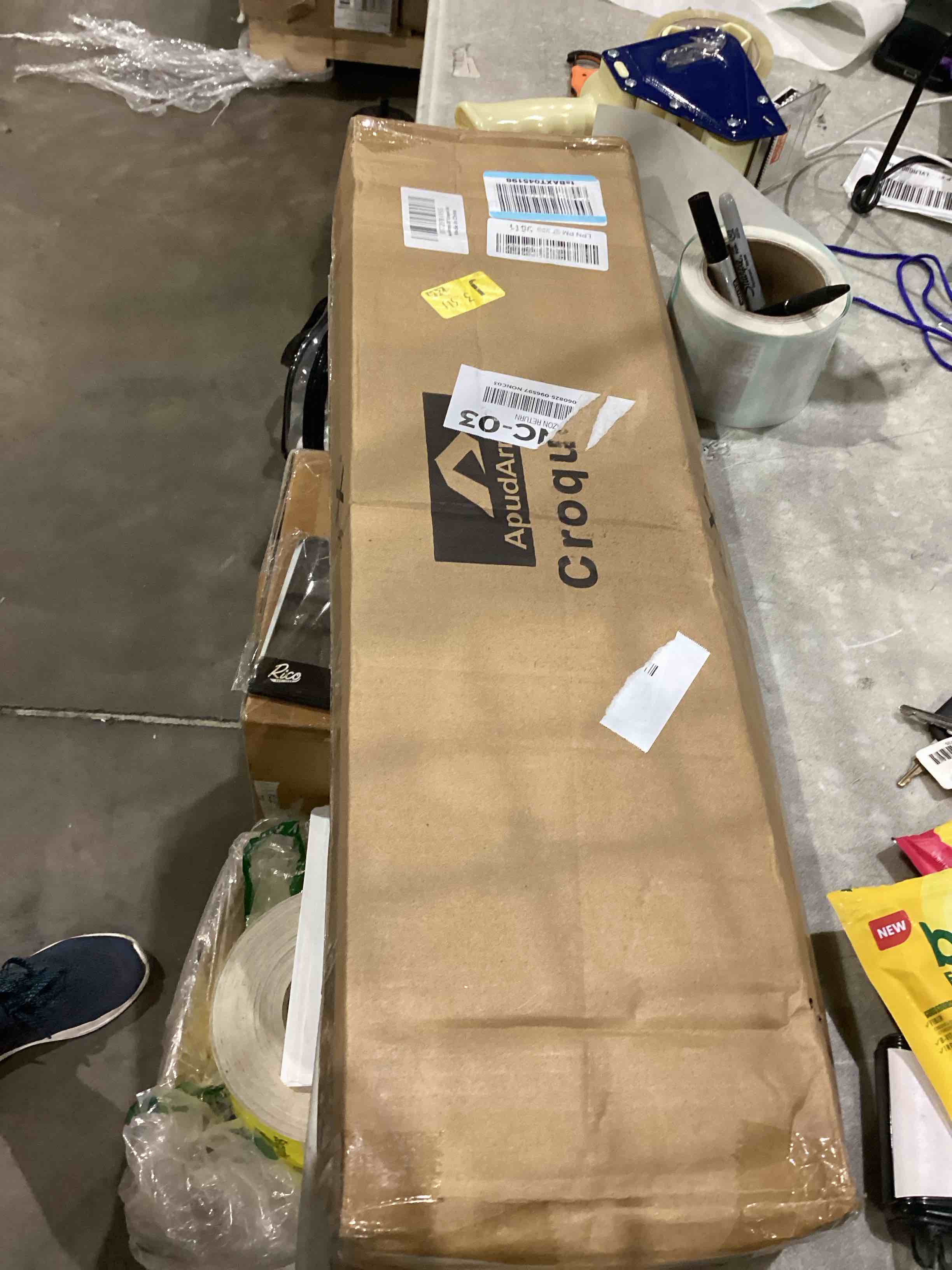 https://s3.amazonaws.com/lotting-images-prod/bidfta/TEA1638440_1751302909743.jpeg