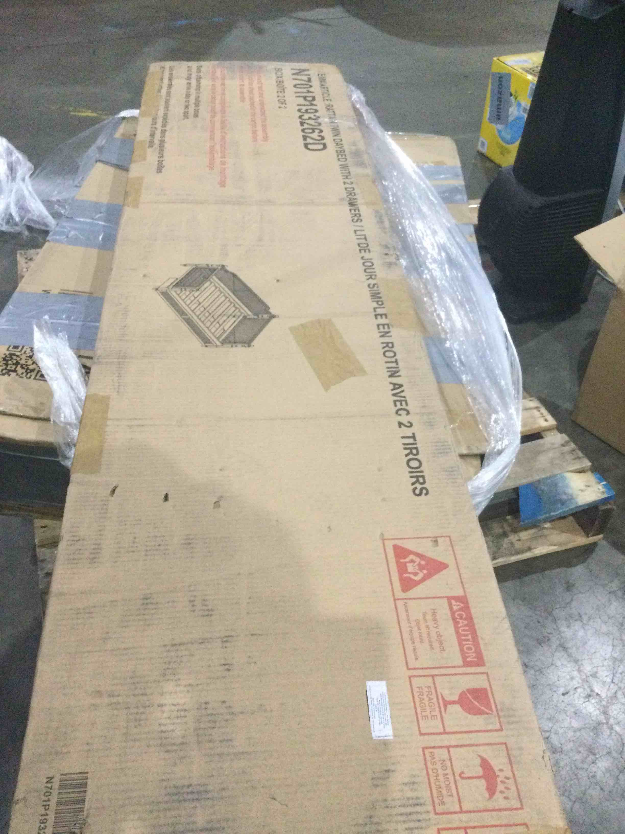 https://s3.amazonaws.com/lotting-images-prod/bidfta/TEA1638834_1751476343132.jpeg