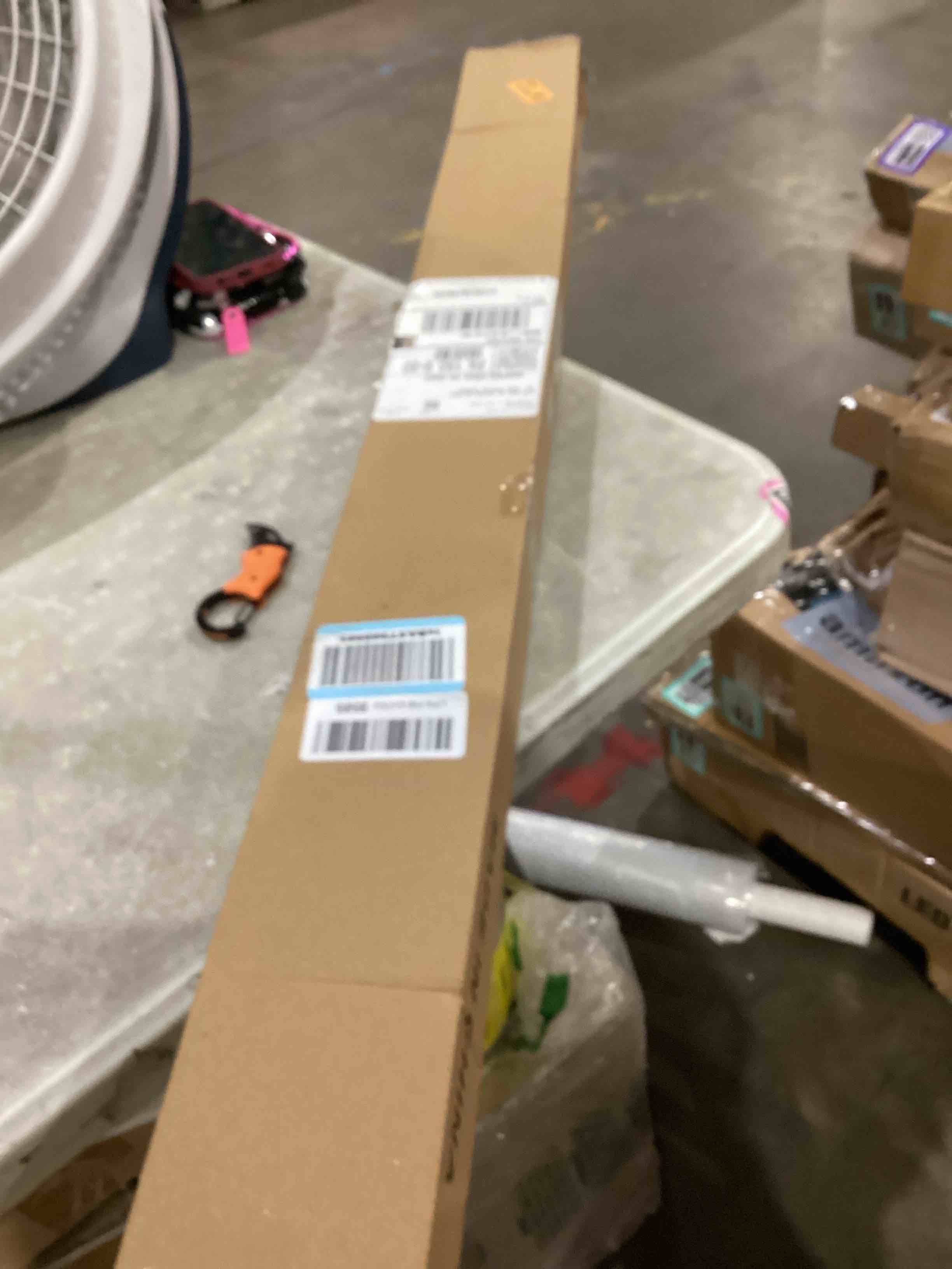 https://s3.amazonaws.com/lotting-images-prod/bidfta/TEA1638924_1751557257725.jpeg