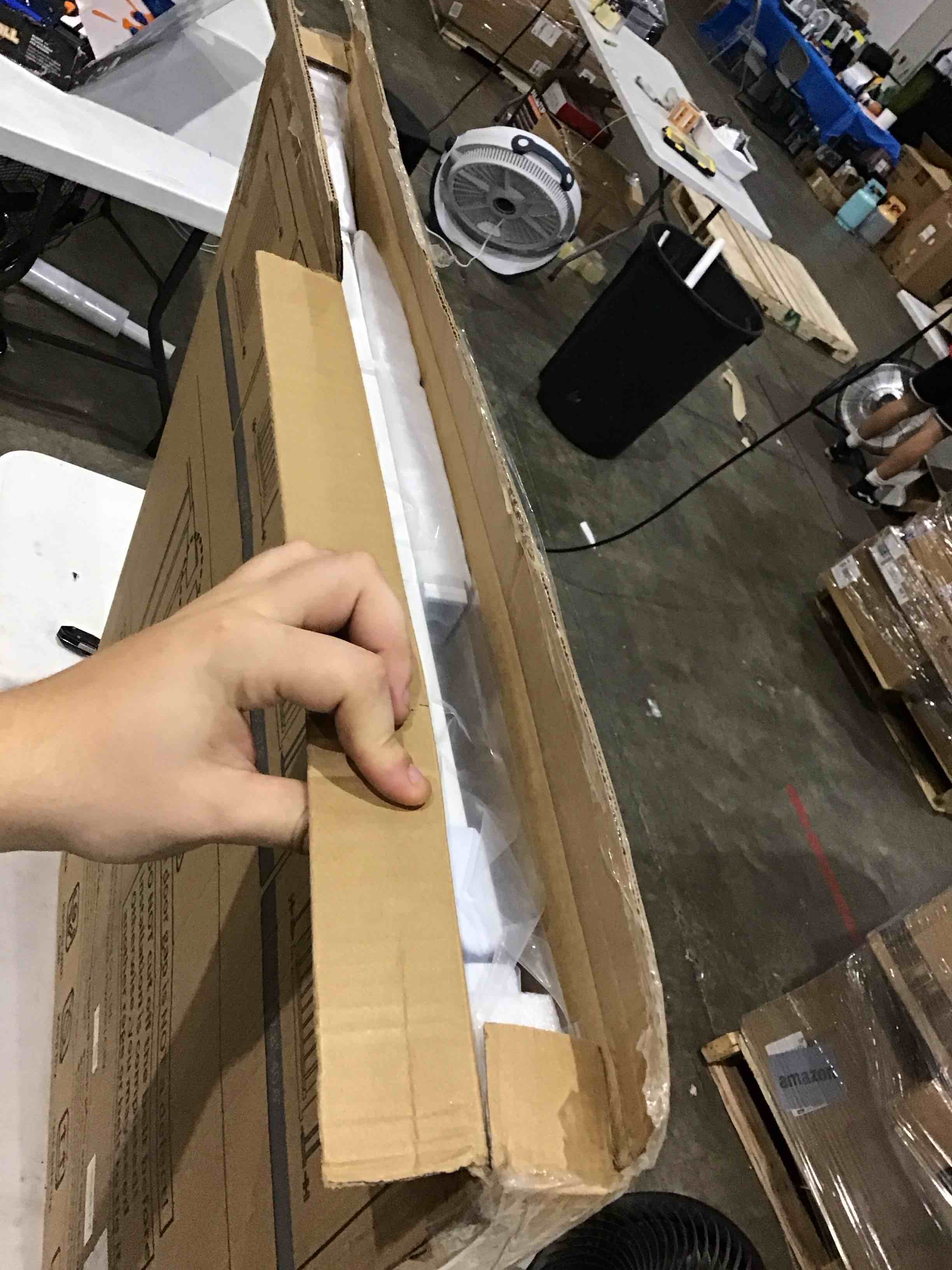 https://s3.amazonaws.com/lotting-images-prod/bidfta/TEA1638994_1751892145556.jpeg