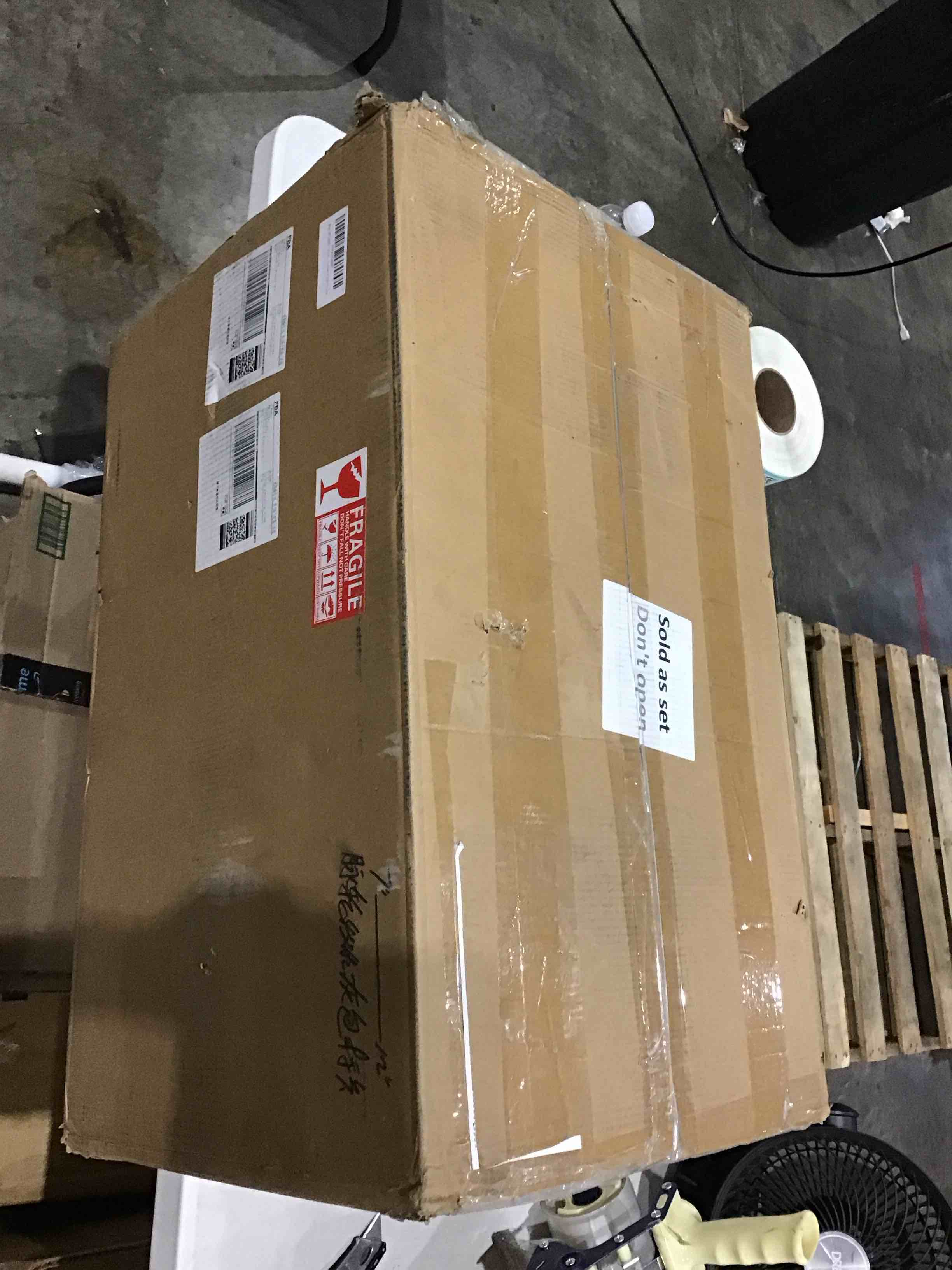https://s3.amazonaws.com/lotting-images-prod/bidfta/TEA1639090_1751909210563.jpeg
