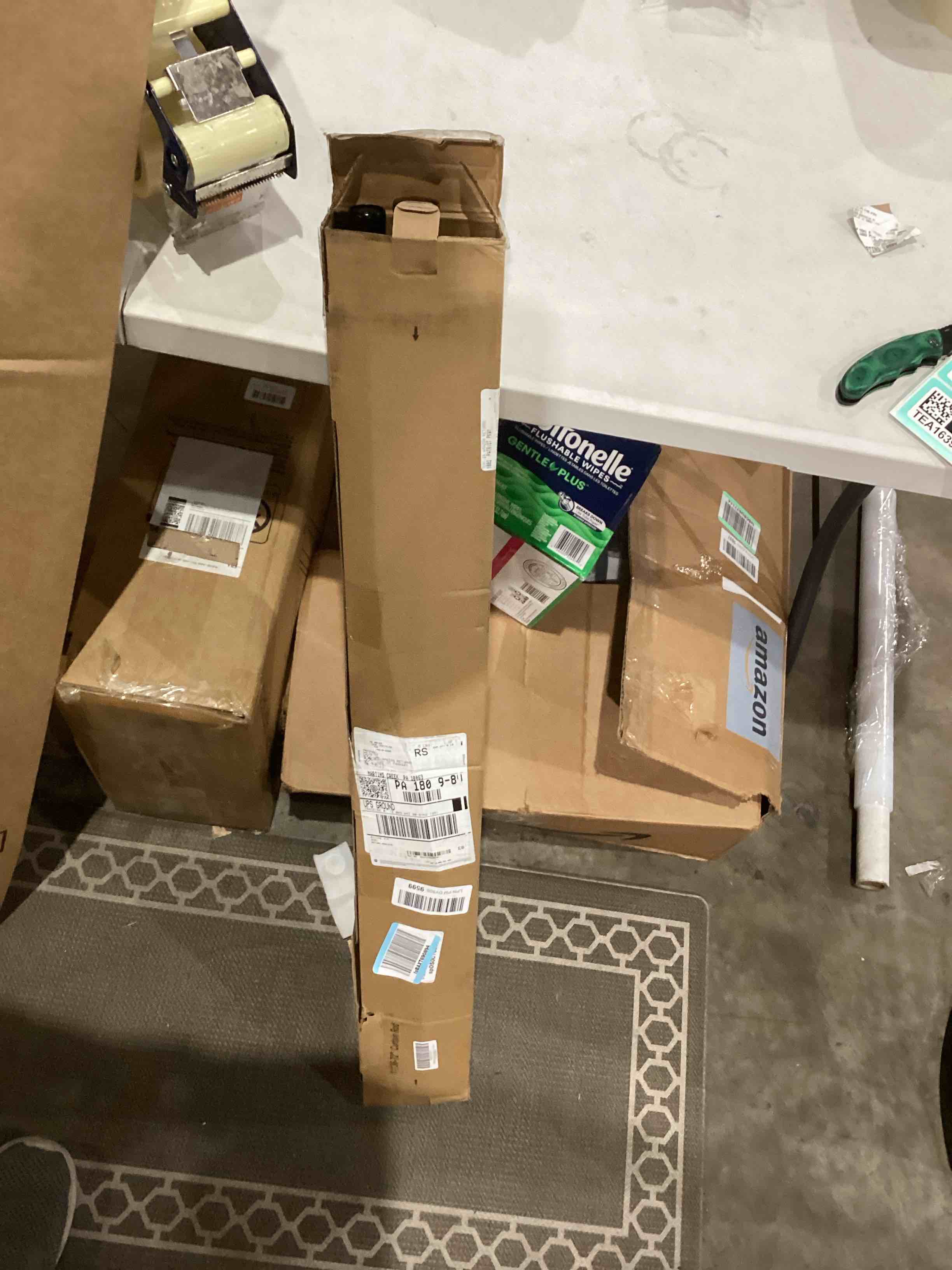 https://s3.amazonaws.com/lotting-images-prod/bidfta/TEA1639123_1751975048483.jpeg