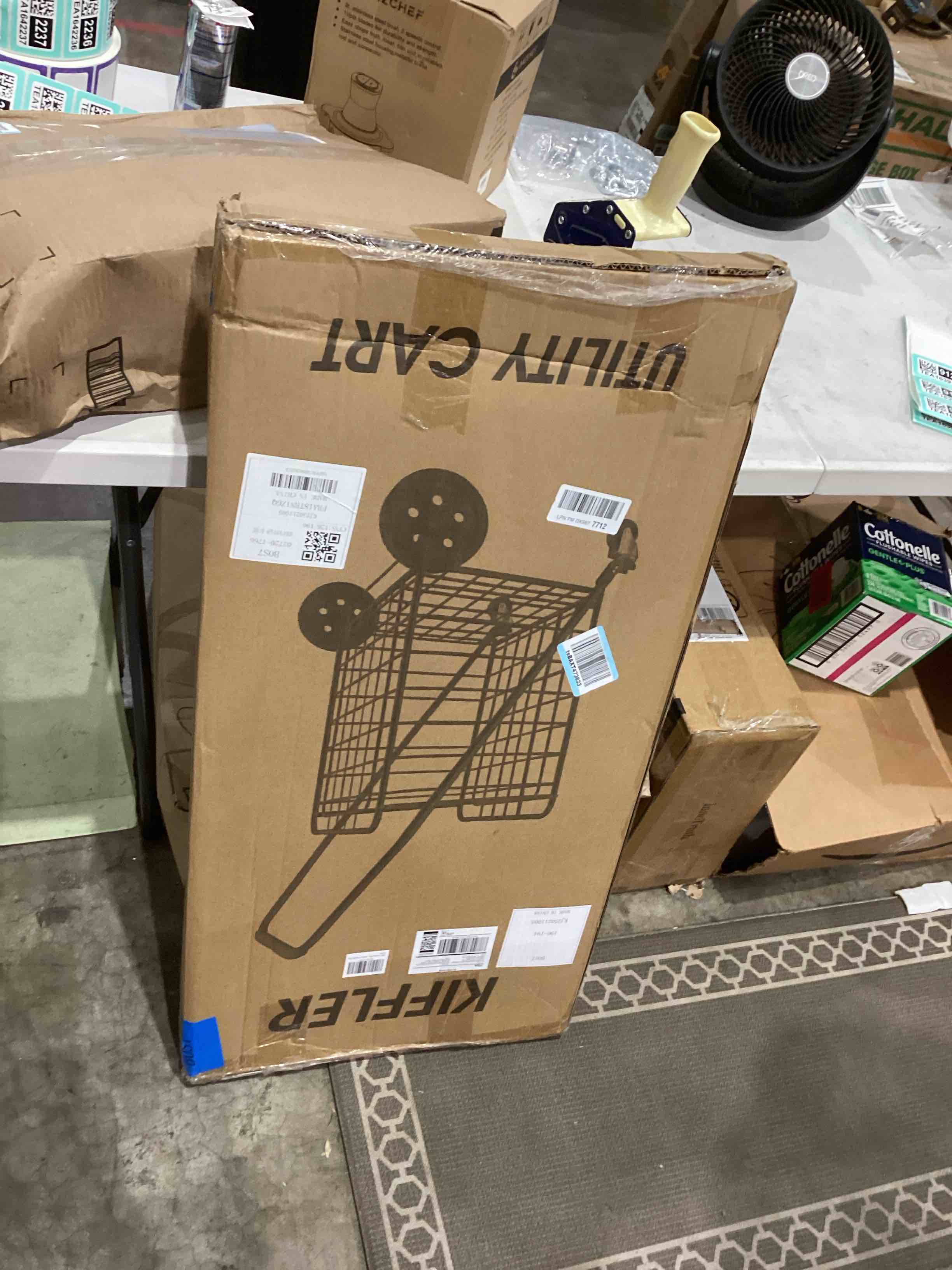 https://s3.amazonaws.com/lotting-images-prod/bidfta/TEA1639128_1751975909117.jpeg