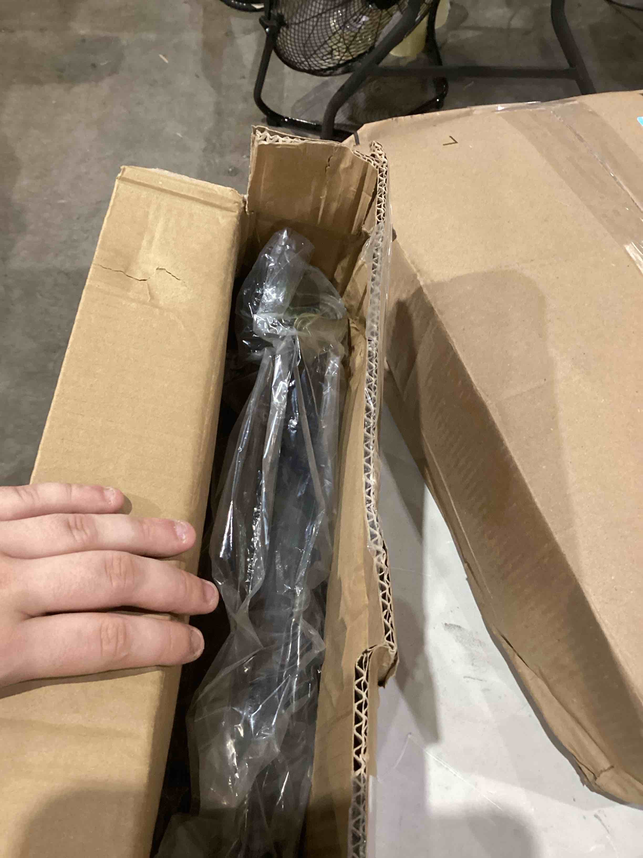 https://s3.amazonaws.com/lotting-images-prod/bidfta/TEA1639128_1751975933487.jpeg