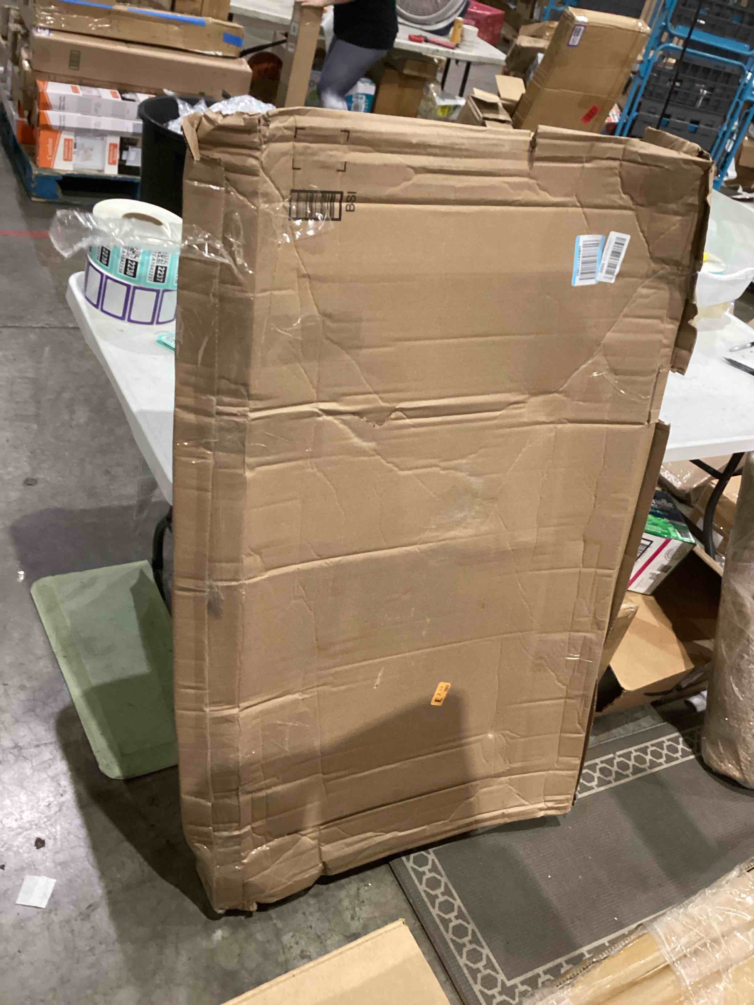https://s3.amazonaws.com/lotting-images-prod/bidfta/TEA1639138_1751978114997.jpeg