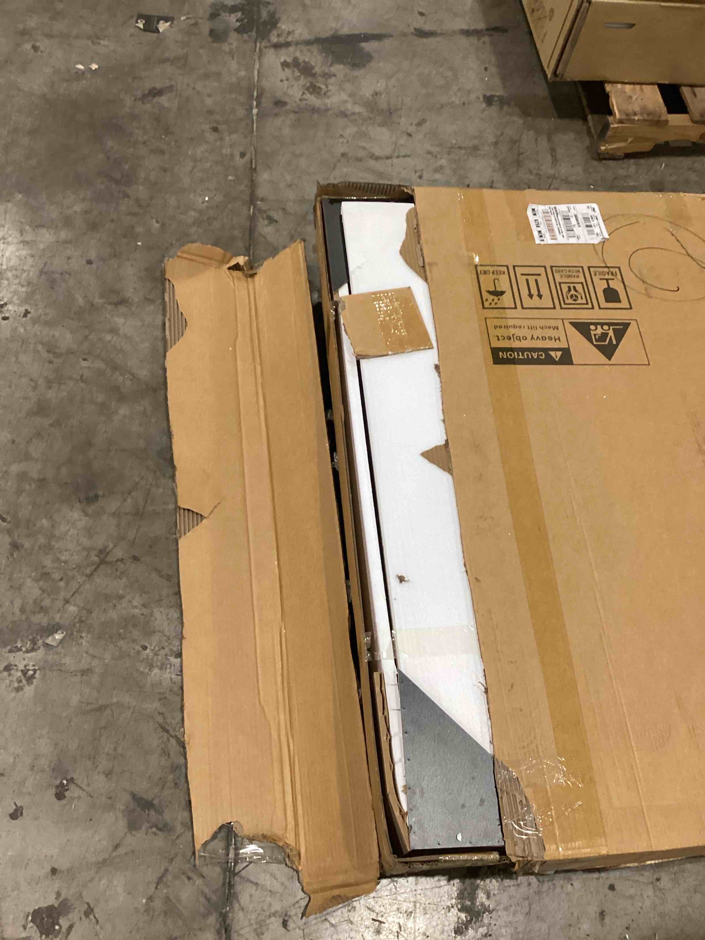 https://s3.amazonaws.com/lotting-images-prod/bidfta/TEA1639172_1751988147129.jpeg