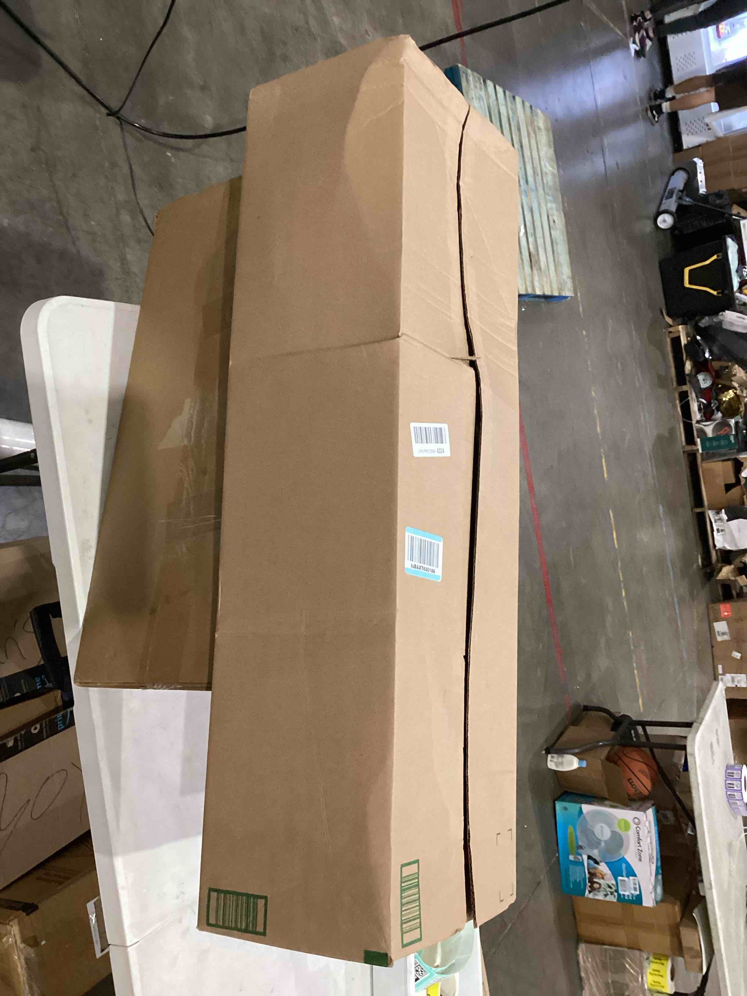 https://s3.amazonaws.com/lotting-images-prod/bidfta/TEA1639231_1752252219903.jpeg