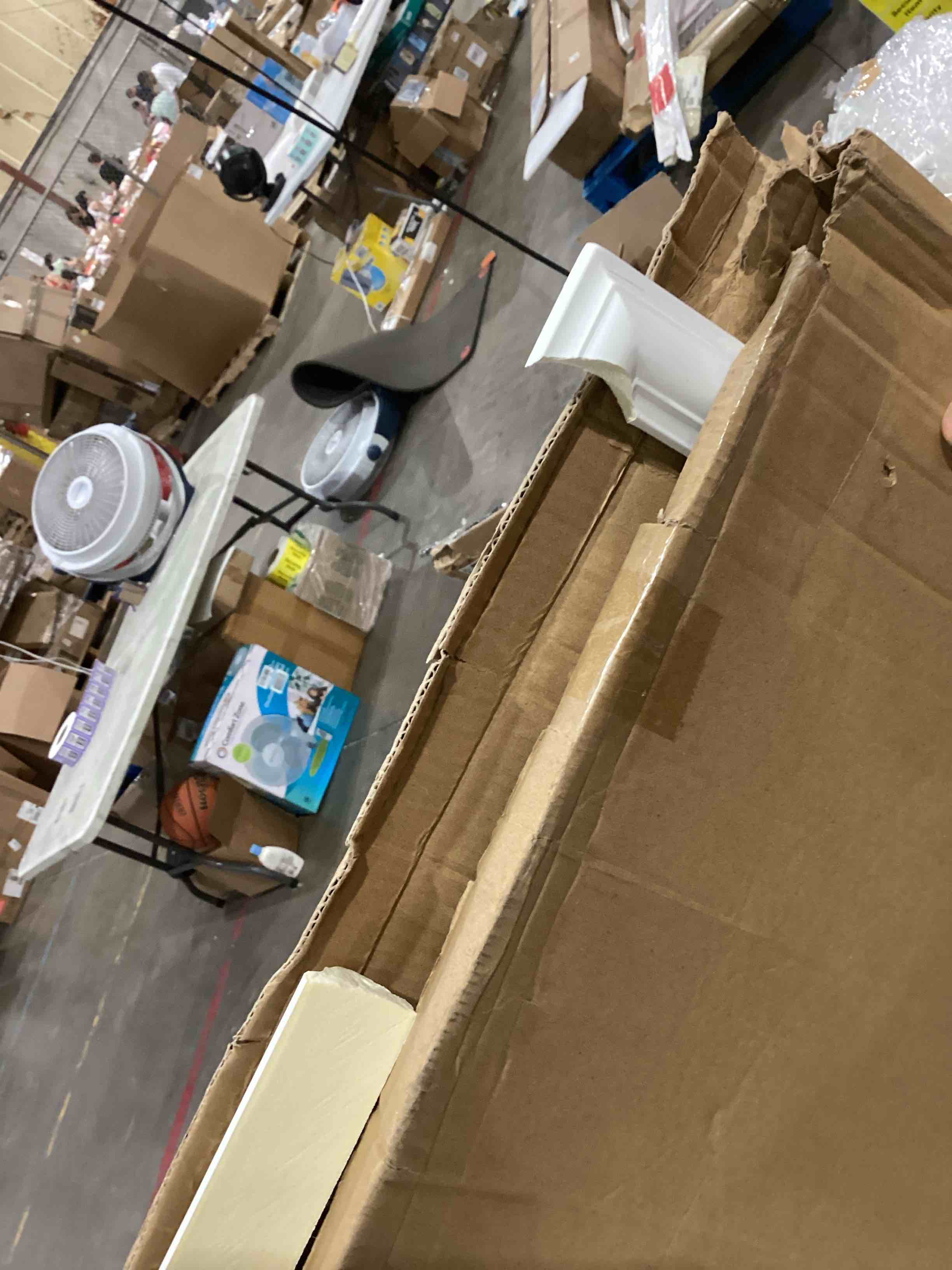https://s3.amazonaws.com/lotting-images-prod/bidfta/TEA1639247_1752259396859.jpeg