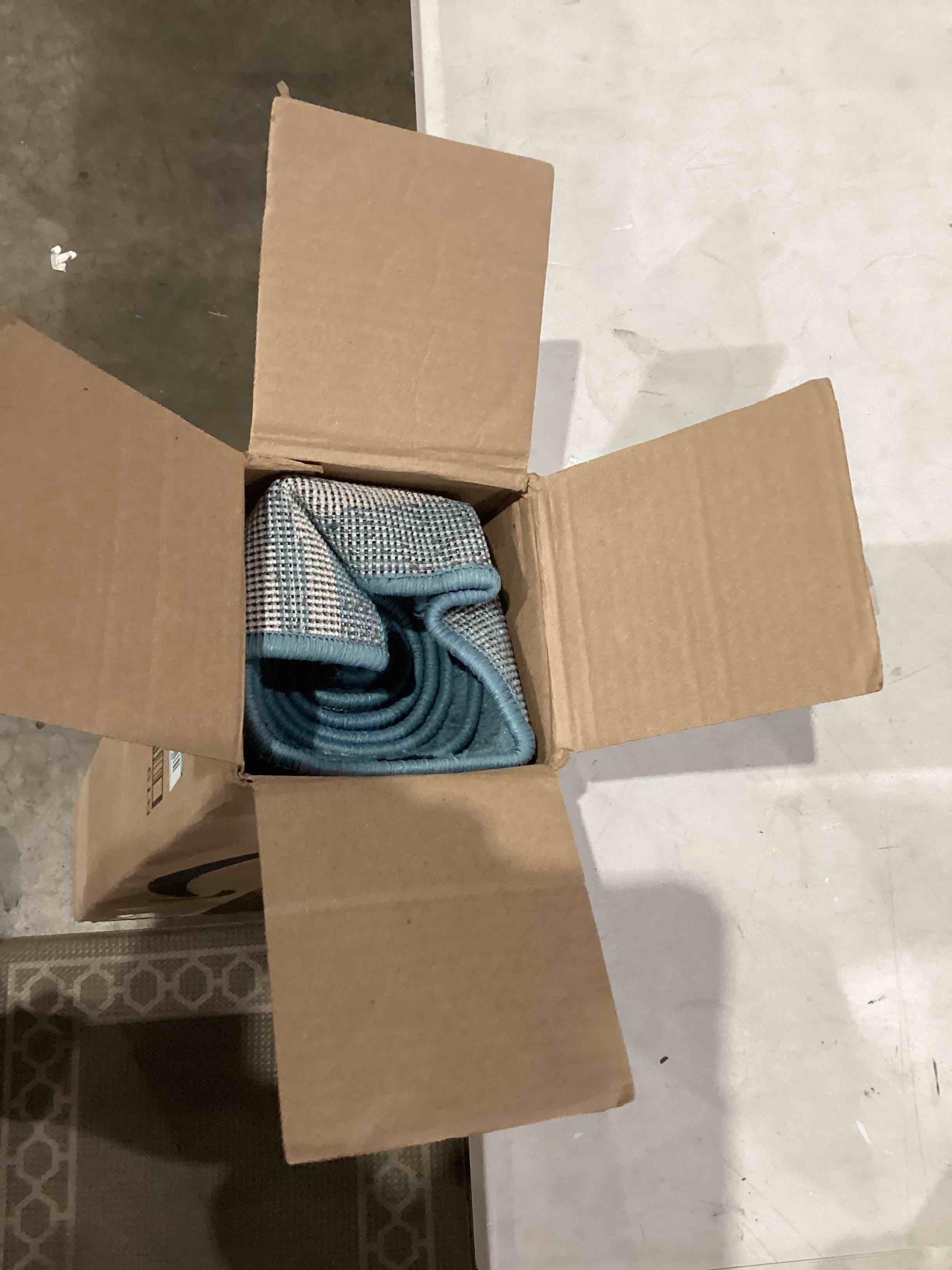https://s3.amazonaws.com/lotting-images-prod/bidfta/TEA1639289_1752500038979.jpeg