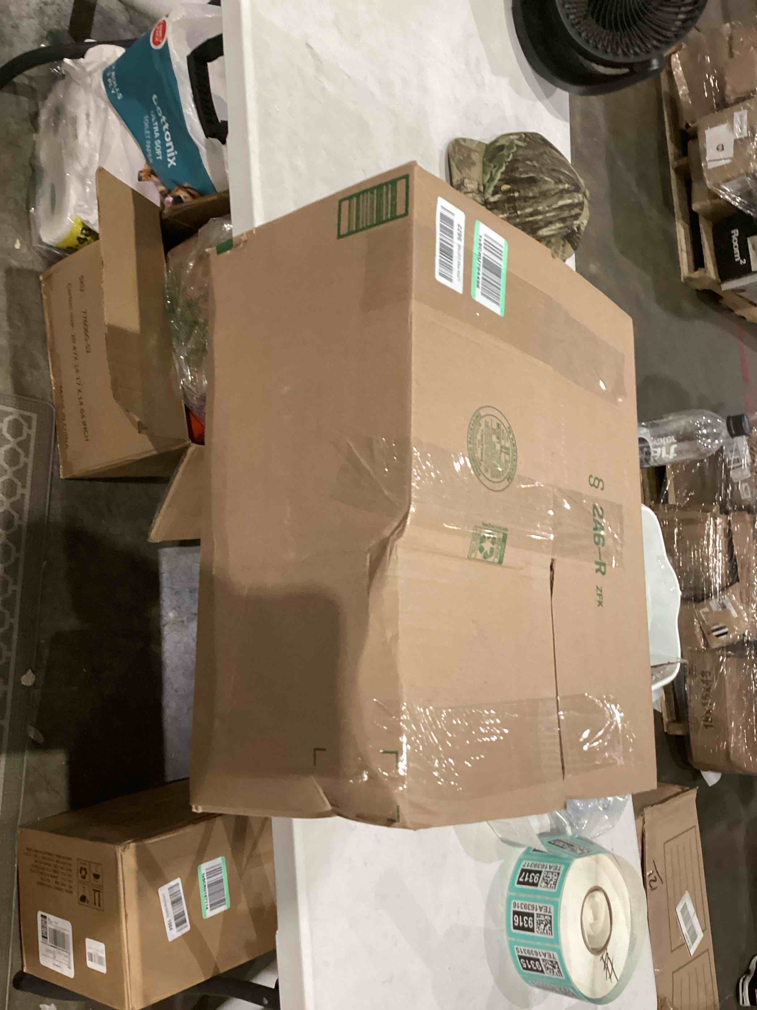 https://s3.amazonaws.com/lotting-images-prod/bidfta/TEA1639304_1752505393039.jpeg