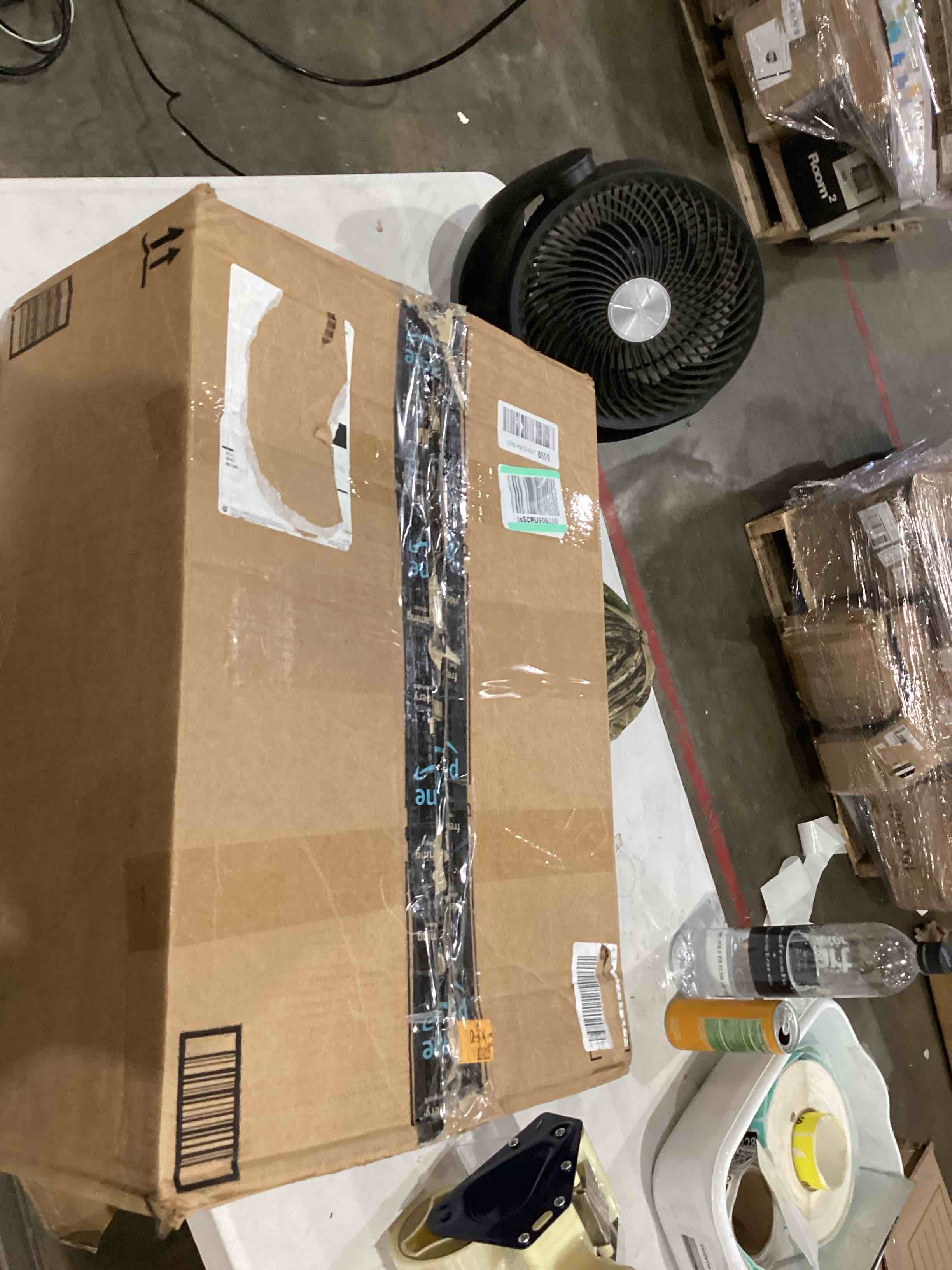 https://s3.amazonaws.com/lotting-images-prod/bidfta/TEA1639306_1752505984555.jpeg