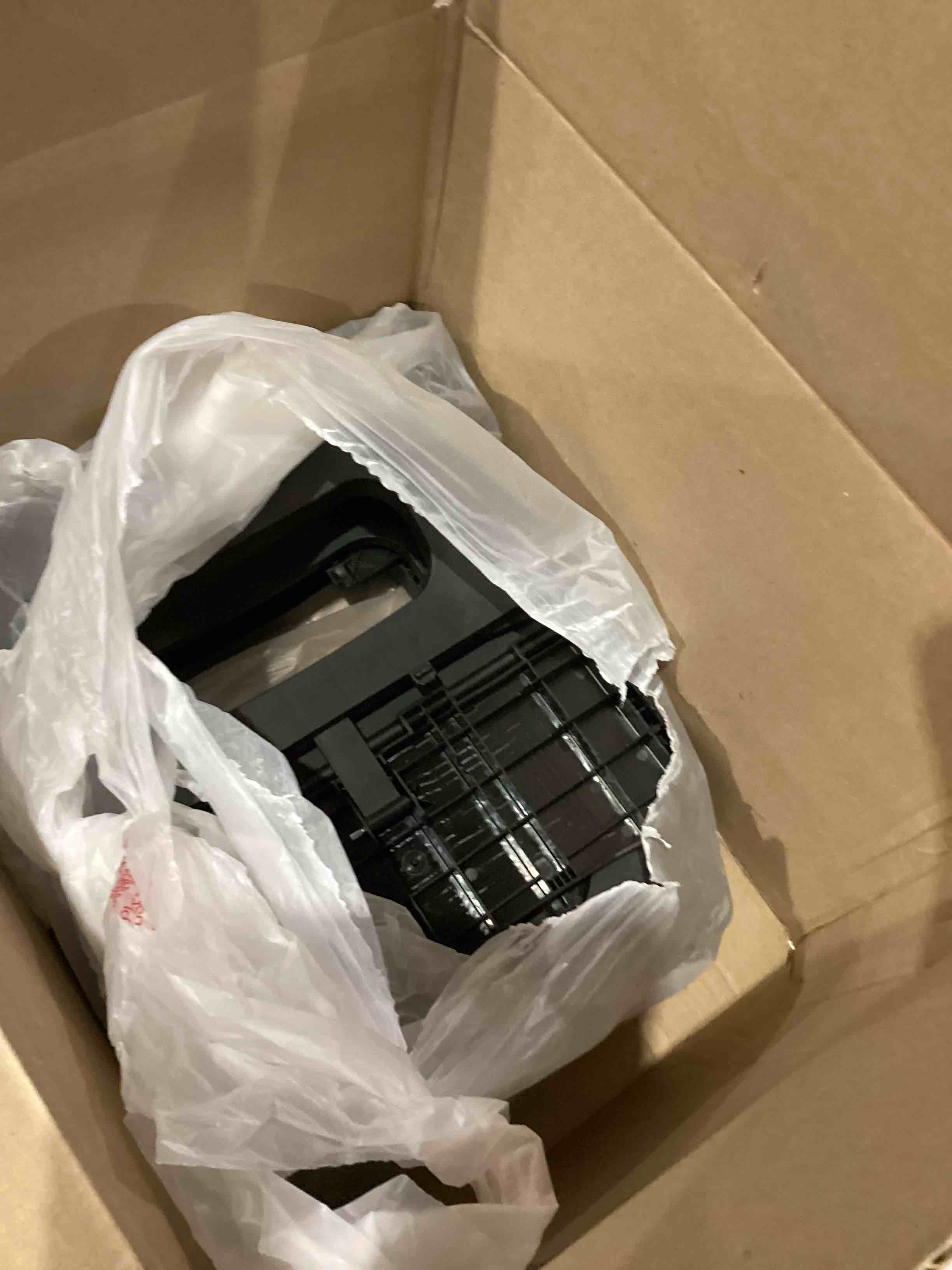 https://s3.amazonaws.com/lotting-images-prod/bidfta/TEA1639309_1752507197924.jpeg
