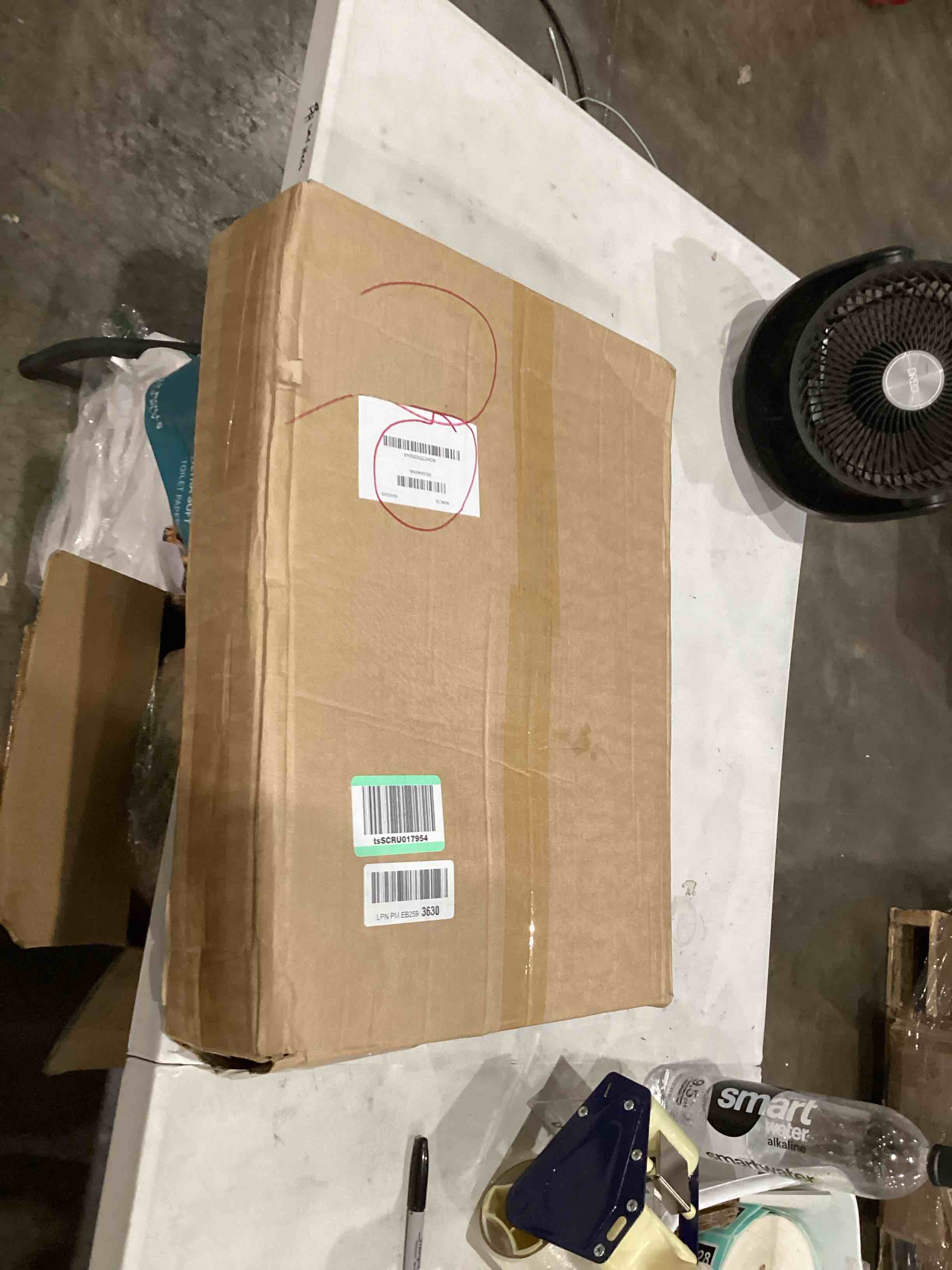 https://s3.amazonaws.com/lotting-images-prod/bidfta/TEA1639324_1752513102404.jpeg