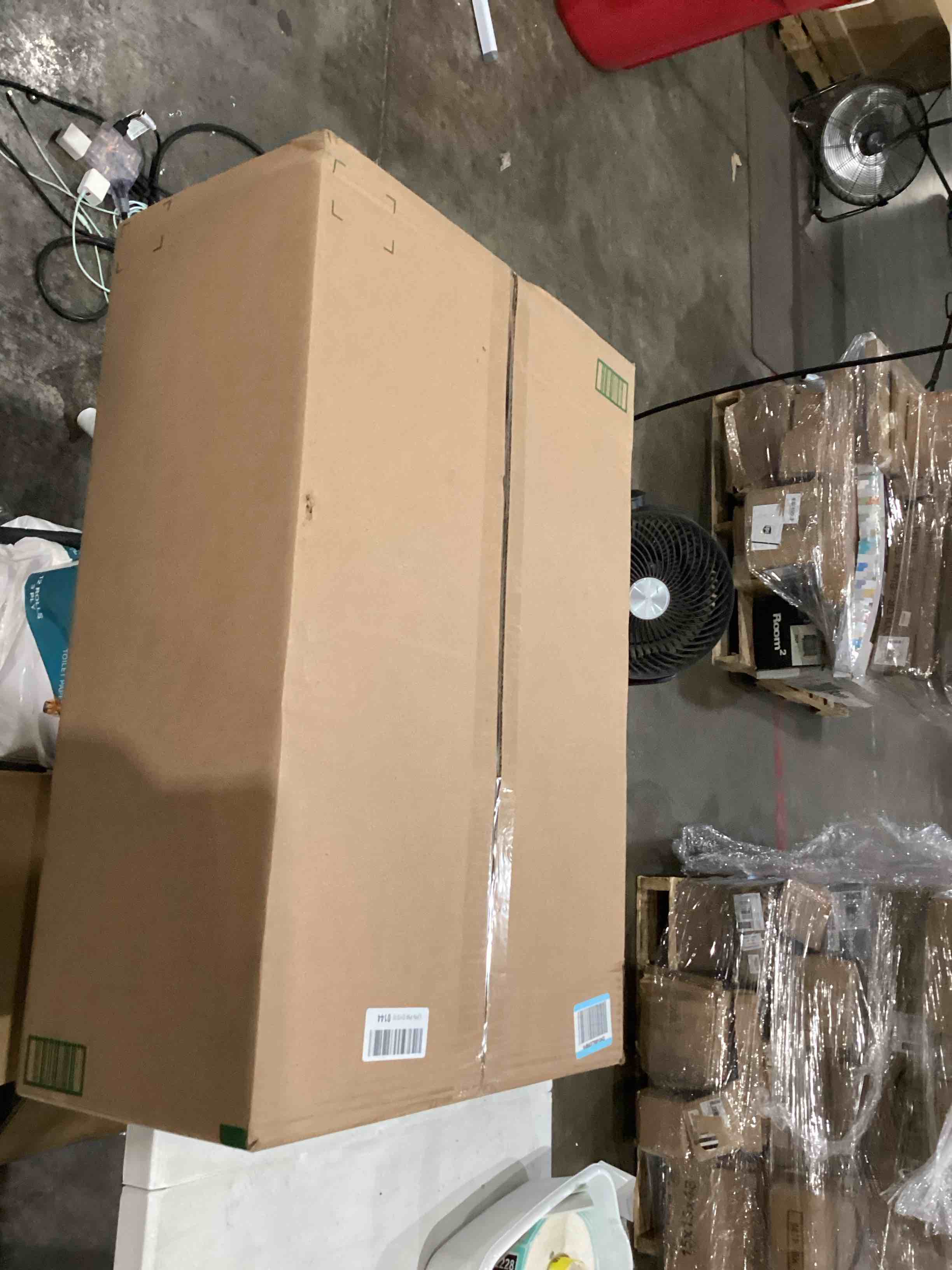 https://s3.amazonaws.com/lotting-images-prod/bidfta/TEA1639338_1752518627771.jpeg