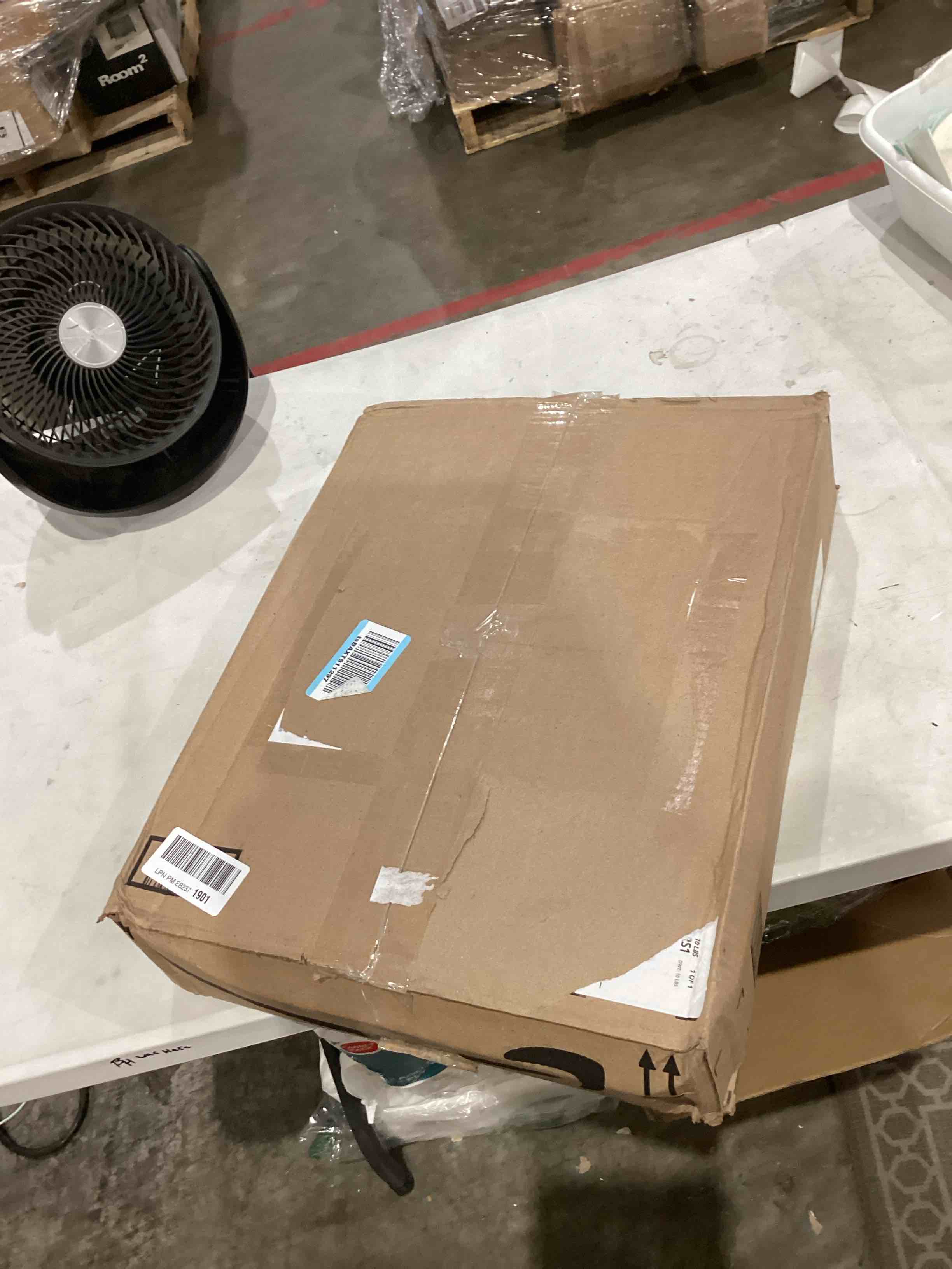 https://s3.amazonaws.com/lotting-images-prod/bidfta/TEA1639340_1752518937979.jpeg