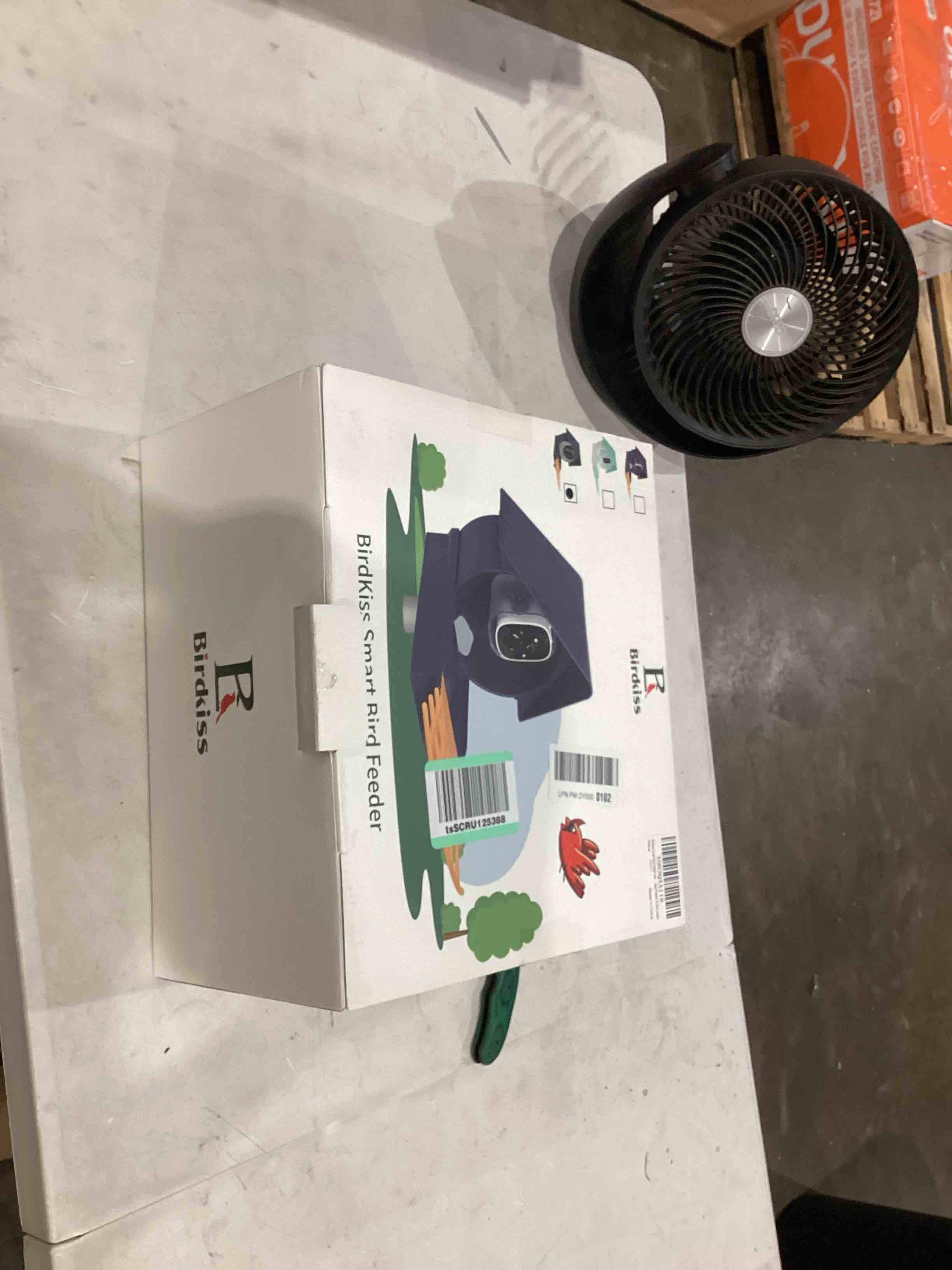 https://s3.amazonaws.com/lotting-images-prod/bidfta/TEA1639374_1752674551991.jpeg