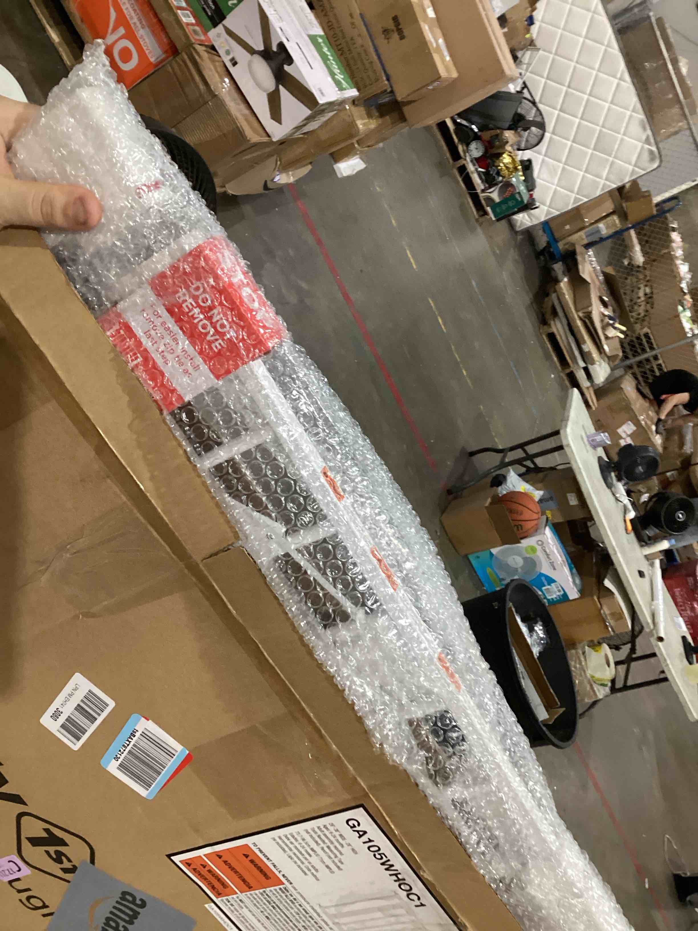 https://s3.amazonaws.com/lotting-images-prod/bidfta/TEA1639385_1752679307048.jpeg