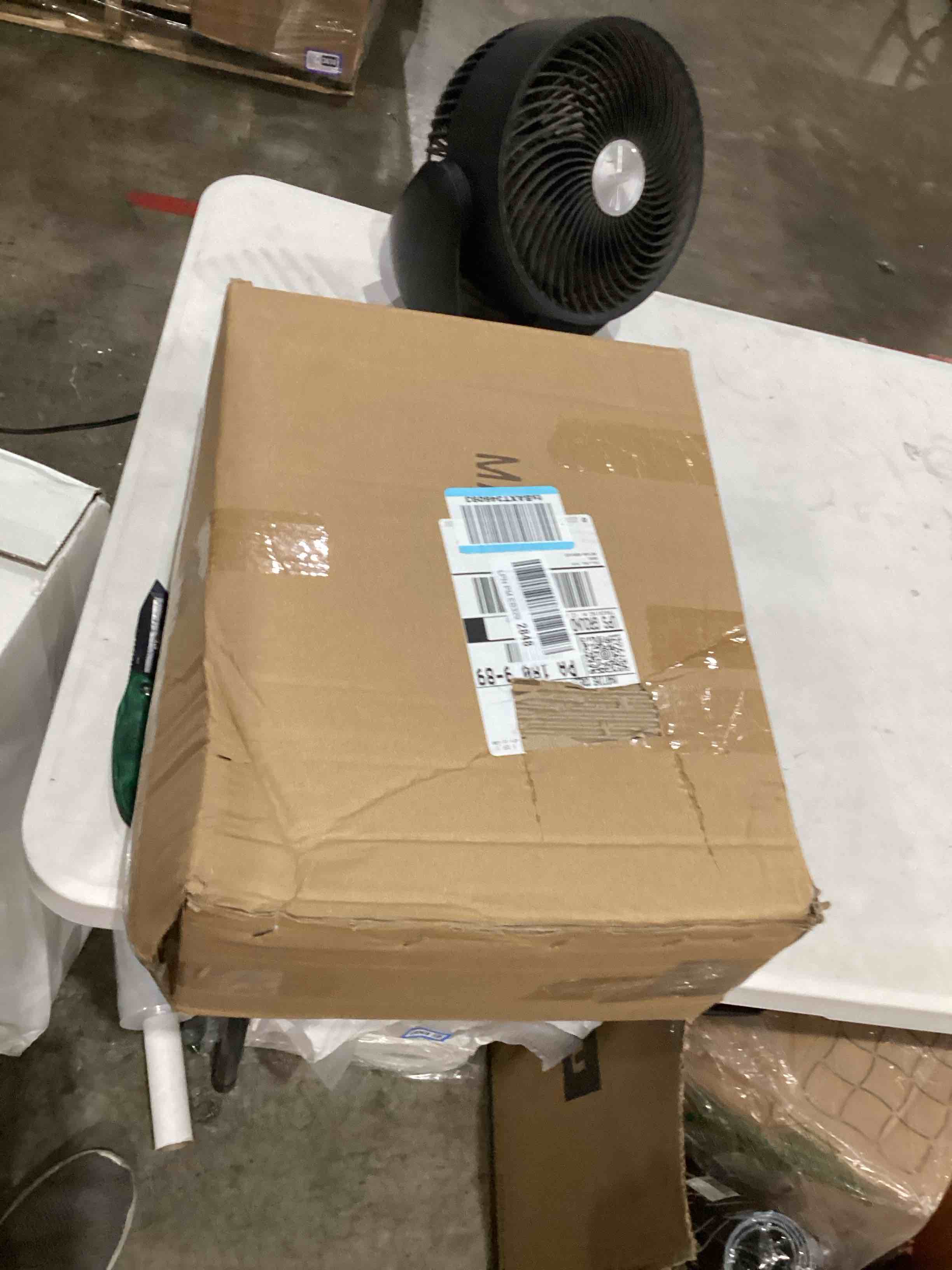 https://s3.amazonaws.com/lotting-images-prod/bidfta/TEA1639389_1752681423860.jpeg