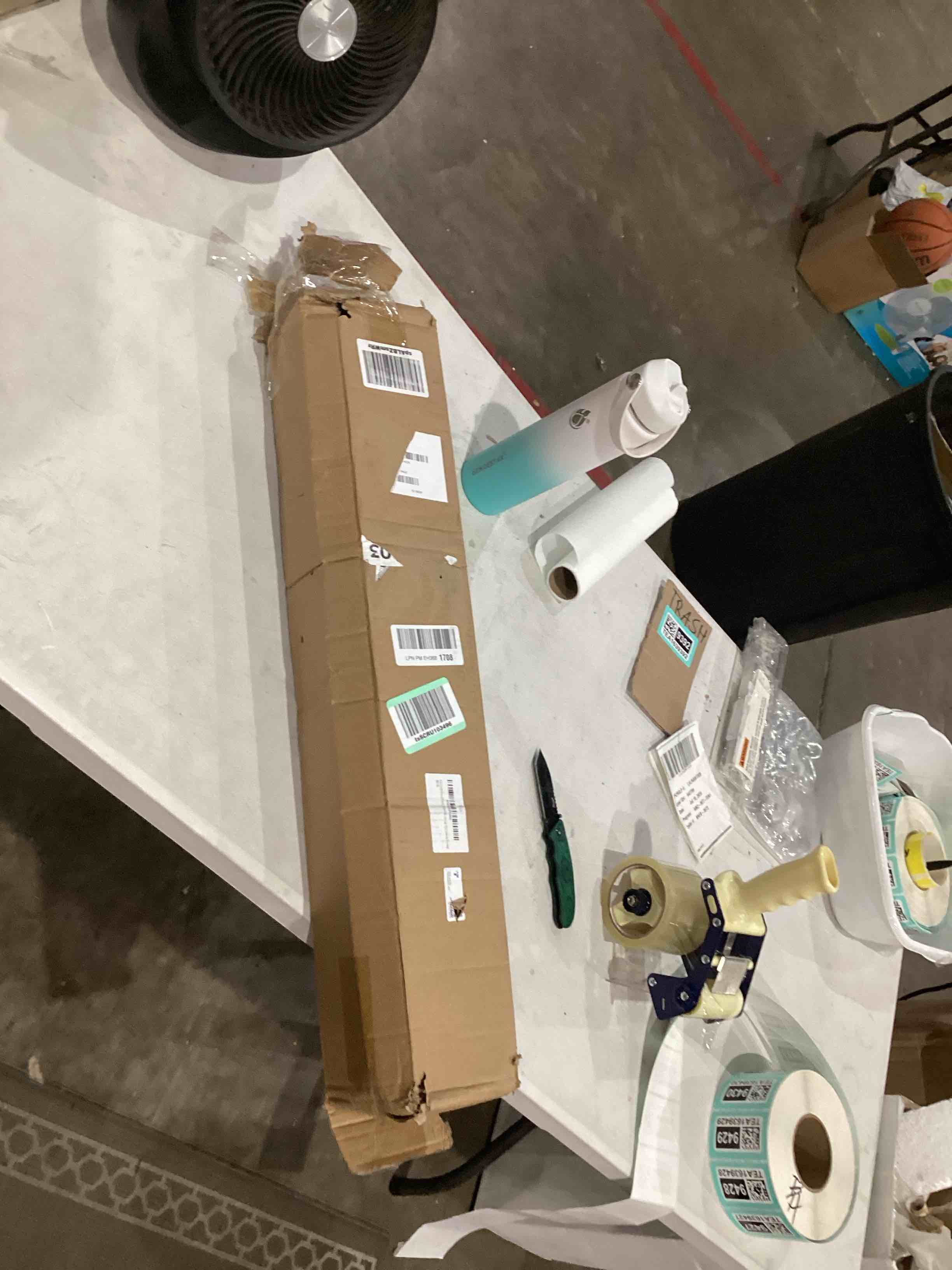 https://s3.amazonaws.com/lotting-images-prod/bidfta/TEA1639410_1752692423870.jpeg