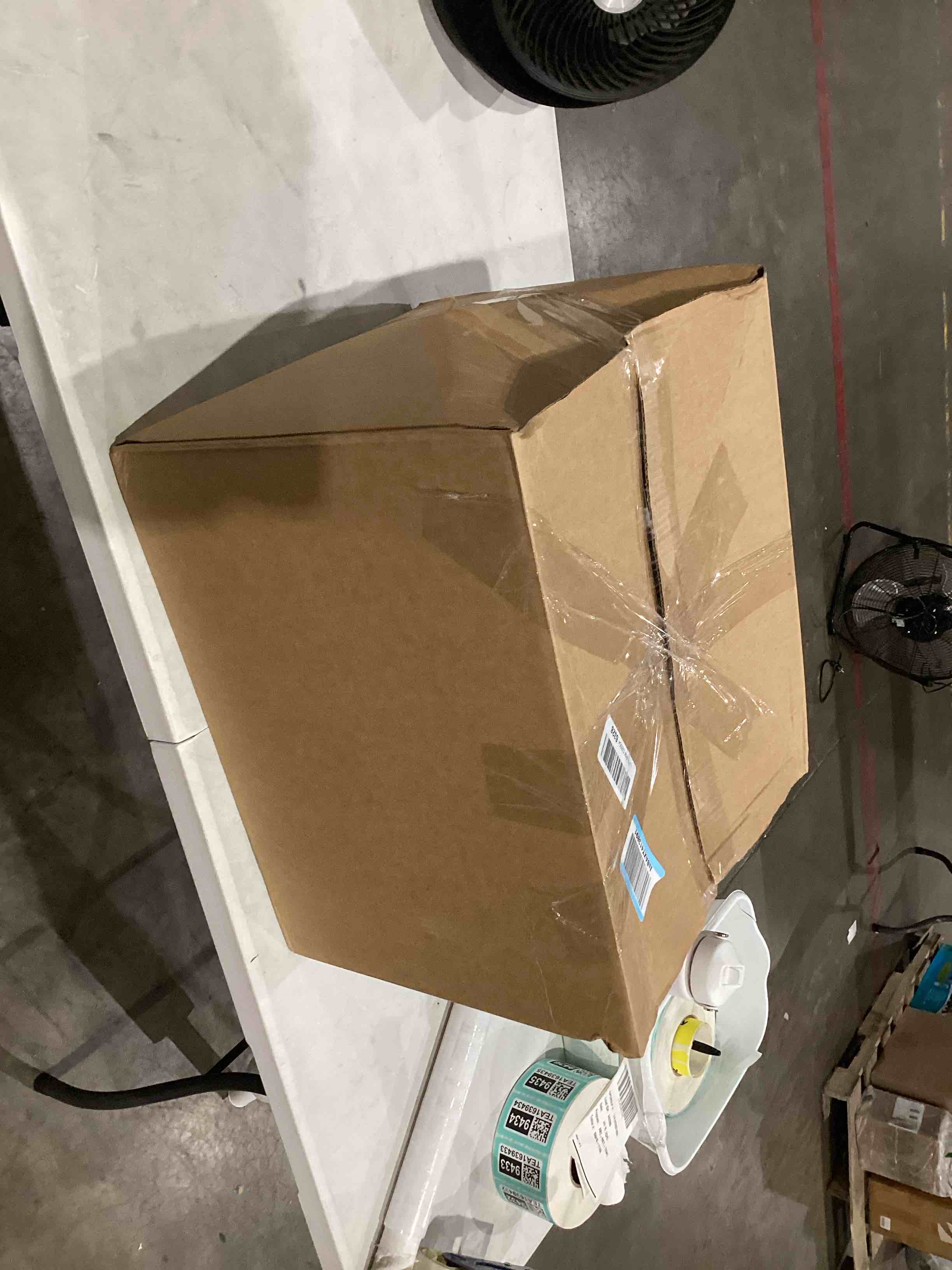 https://s3.amazonaws.com/lotting-images-prod/bidfta/TEA1639422_1752756439673.jpeg