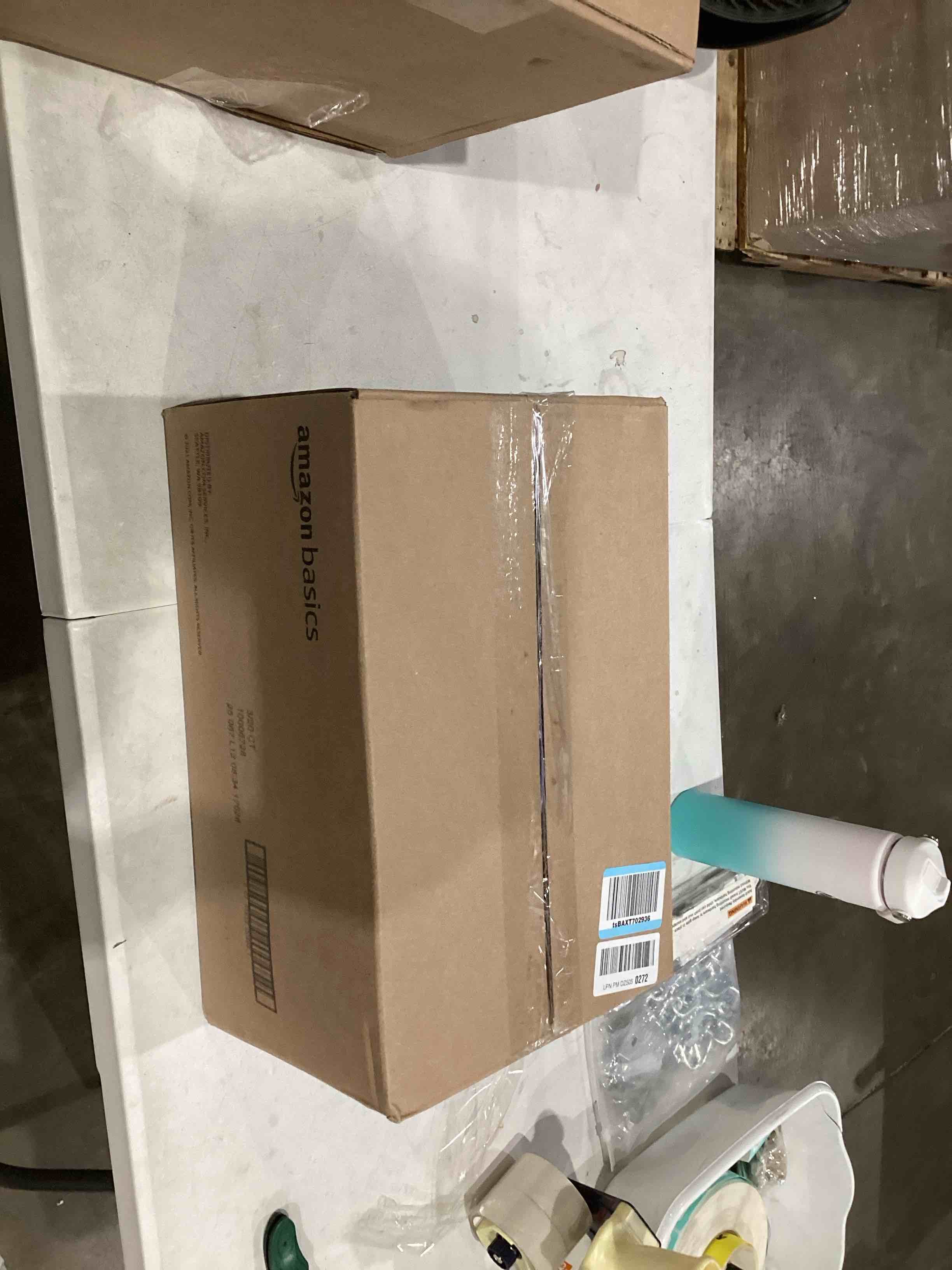 https://s3.amazonaws.com/lotting-images-prod/bidfta/TEA1639427_1752758943576.jpeg