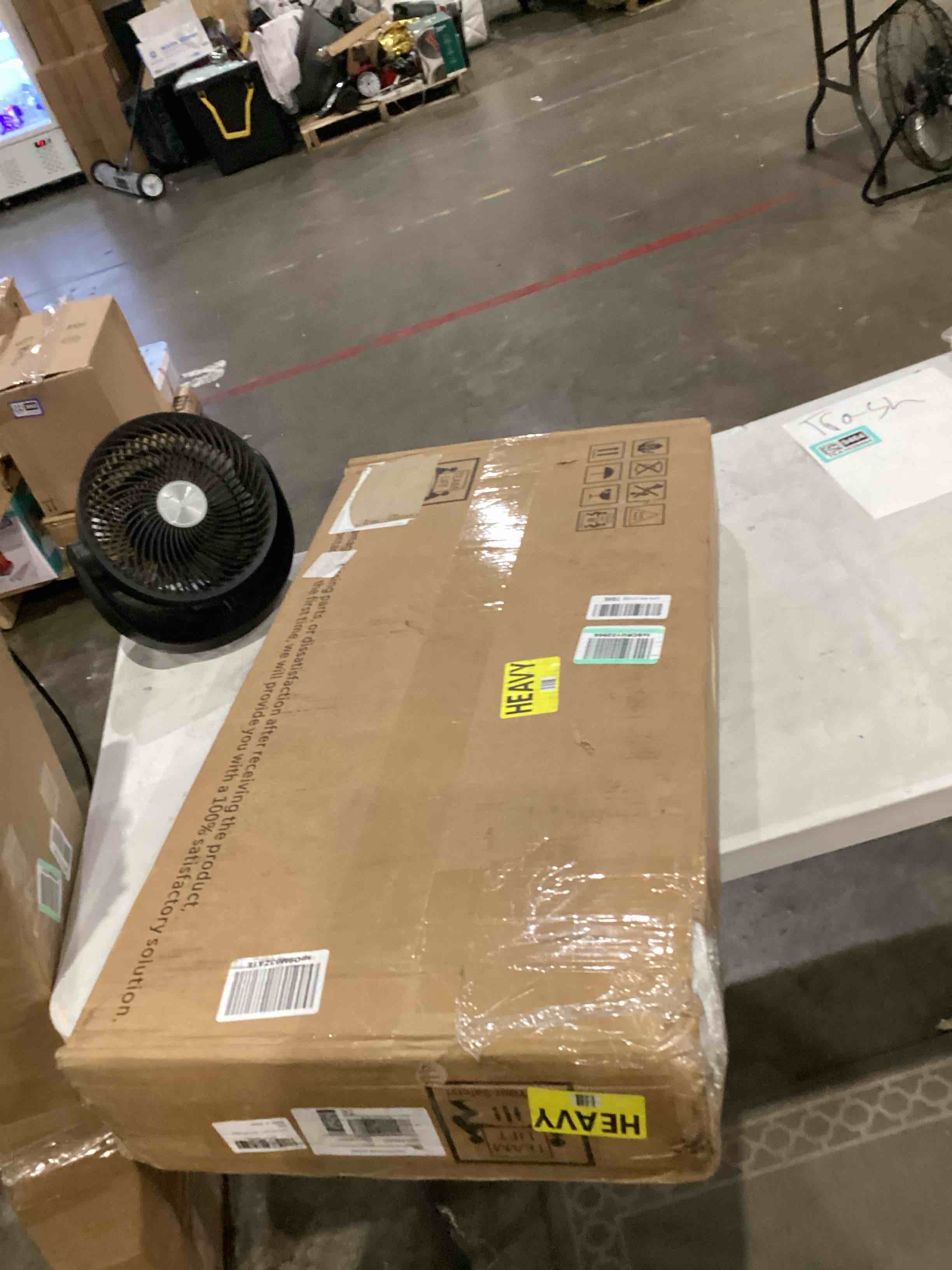 https://s3.amazonaws.com/lotting-images-prod/bidfta/TEA1639465_1752774118921.jpeg