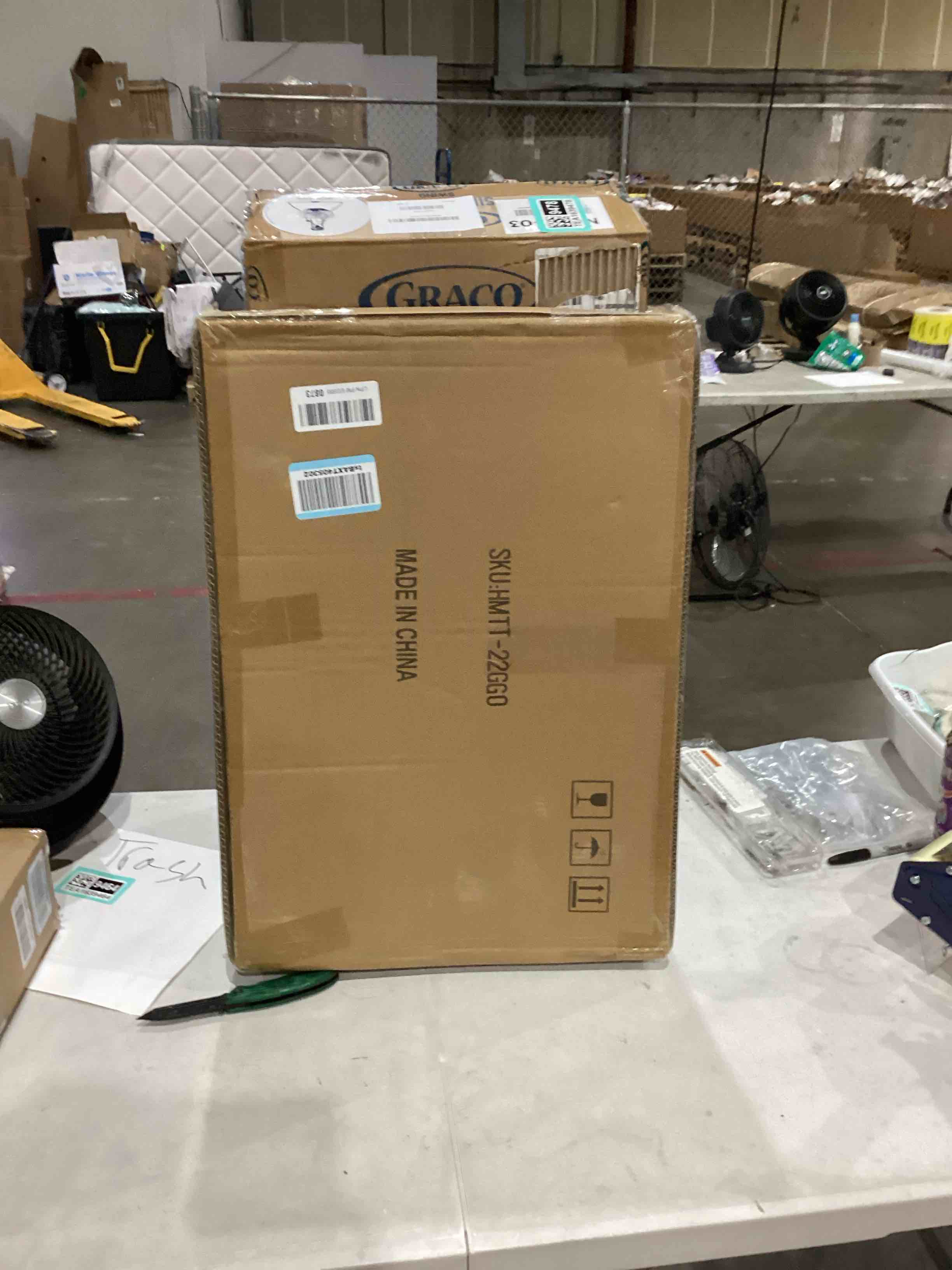 https://s3.amazonaws.com/lotting-images-prod/bidfta/TEA1639481_1752837392867.jpeg