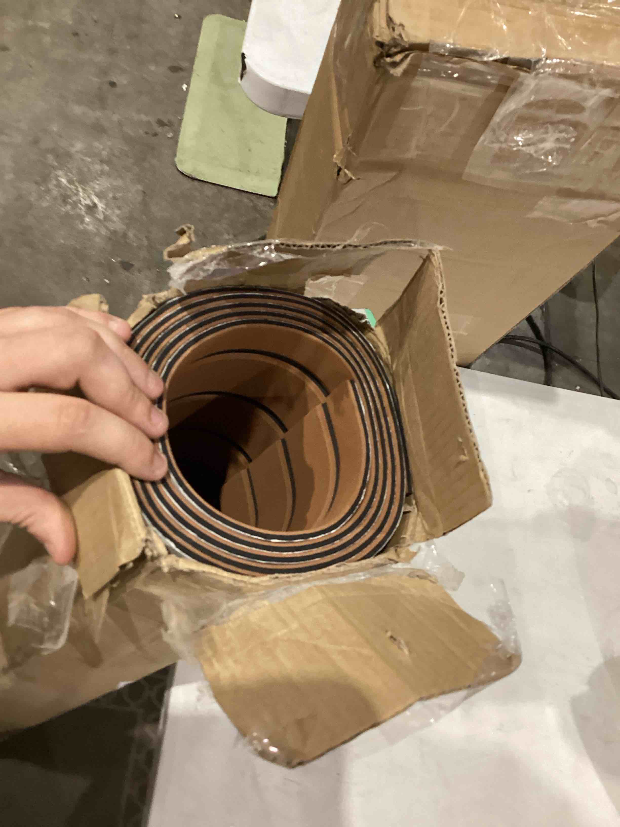 https://s3.amazonaws.com/lotting-images-prod/bidfta/TEA1639482_1752837742577.jpeg