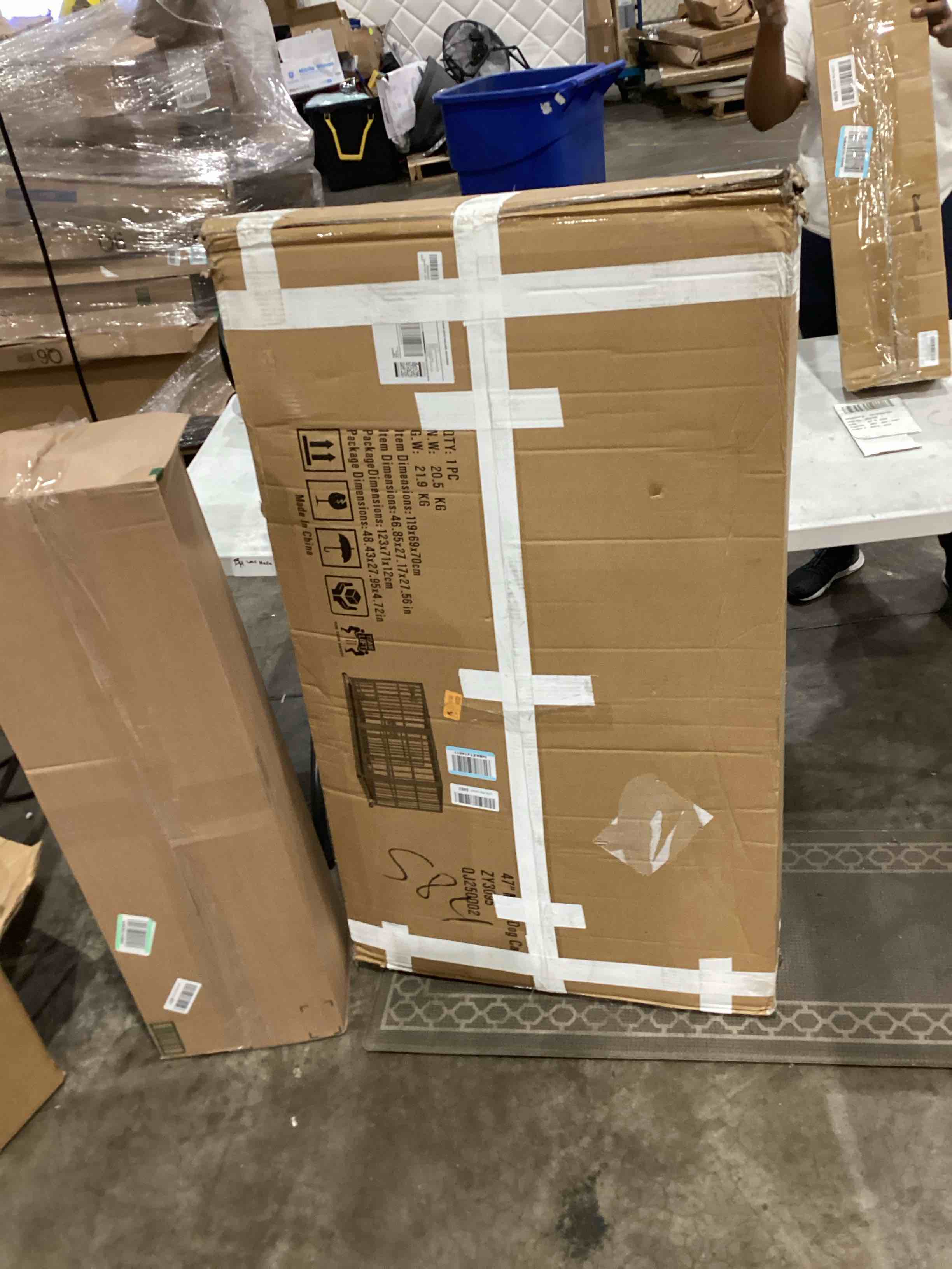 https://s3.amazonaws.com/lotting-images-prod/bidfta/TEA1639544_1752859079948.jpeg