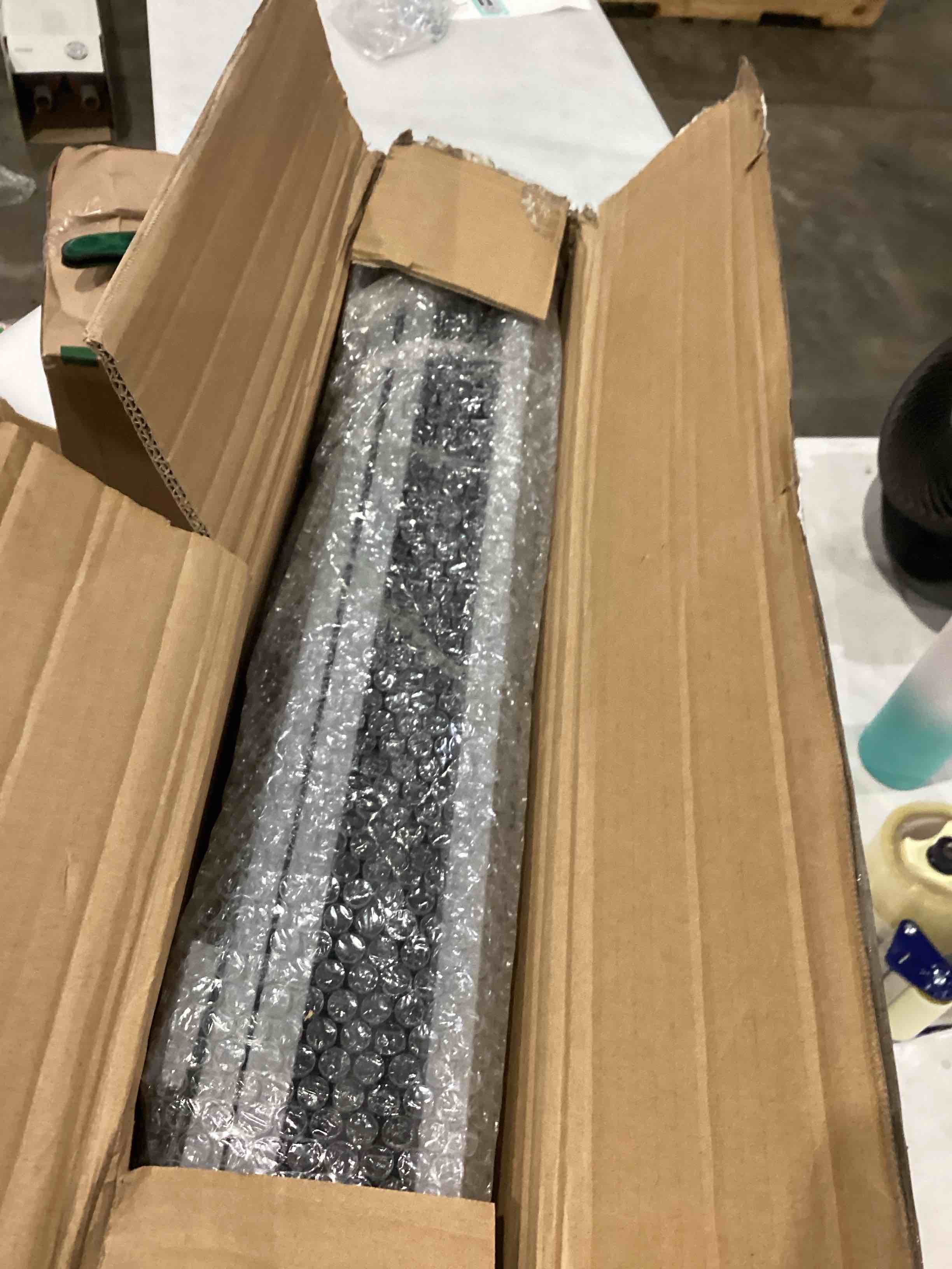 https://s3.amazonaws.com/lotting-images-prod/bidfta/TEA1639544_1752859136381.jpeg