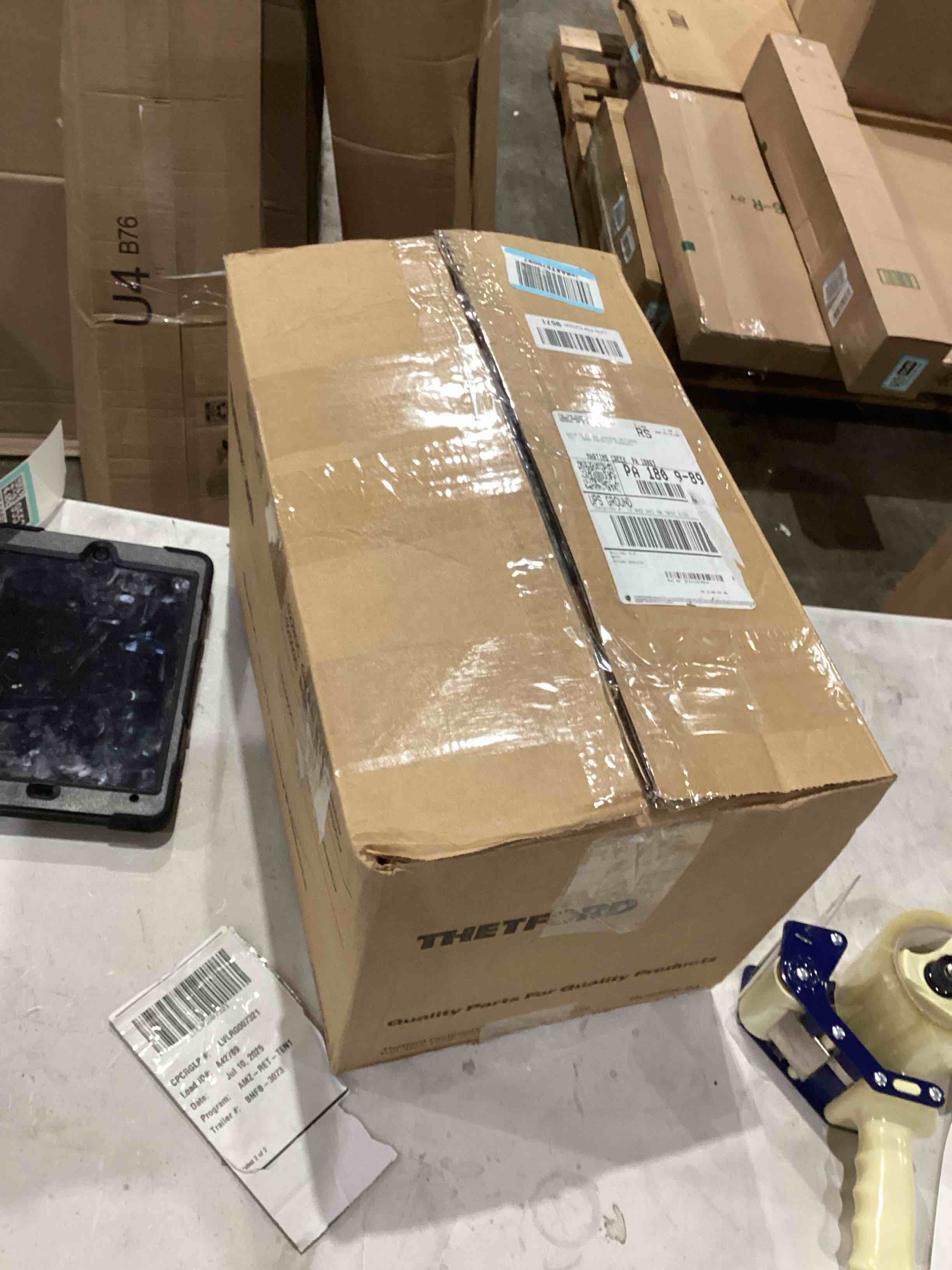 https://s3.amazonaws.com/lotting-images-prod/bidfta/TEA1639552_1752861002195.jpeg