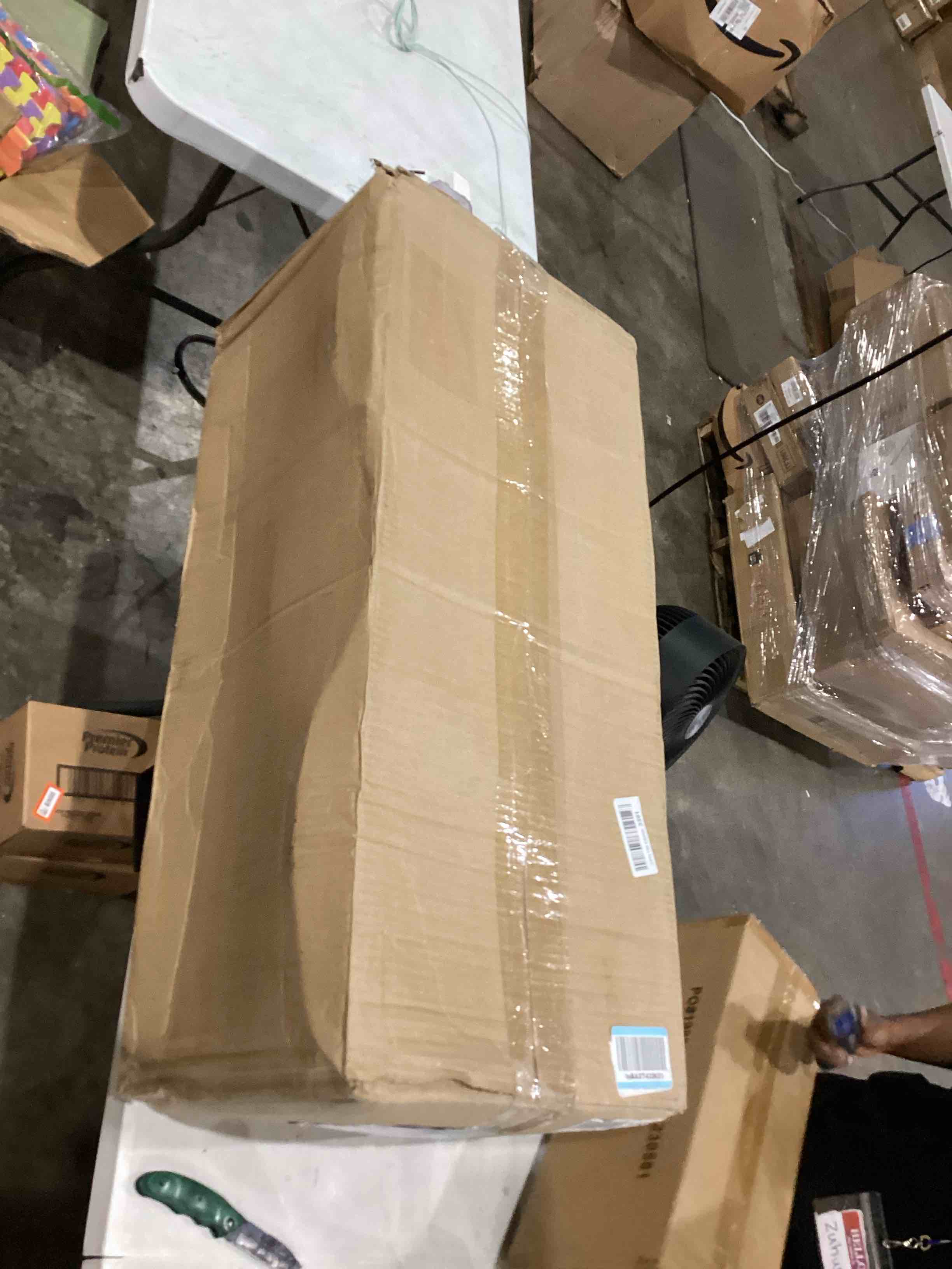 https://s3.amazonaws.com/lotting-images-prod/bidfta/TEA1639621_1753112044199.jpeg