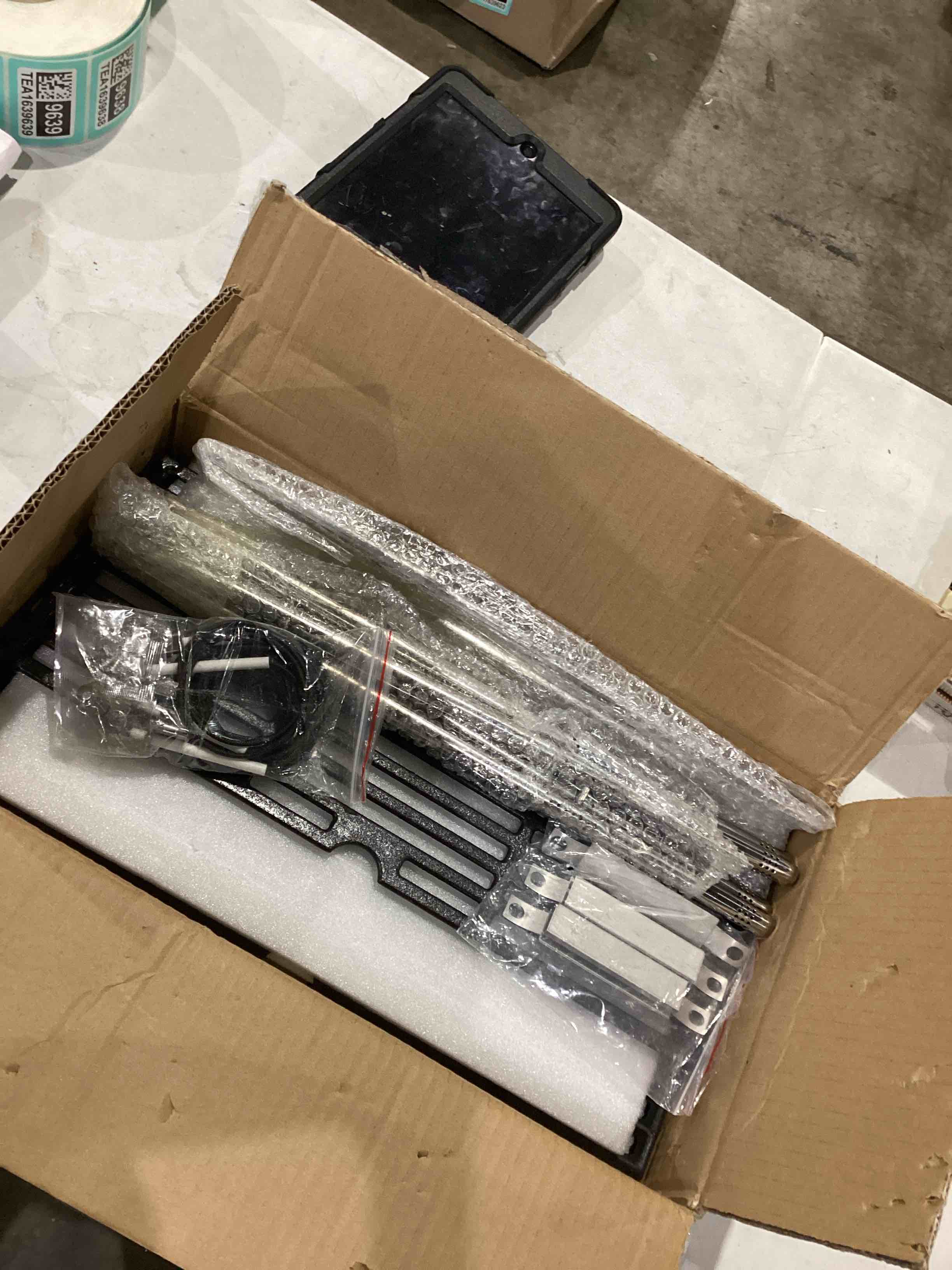 https://s3.amazonaws.com/lotting-images-prod/bidfta/TEA1639629_1753114813725.jpeg