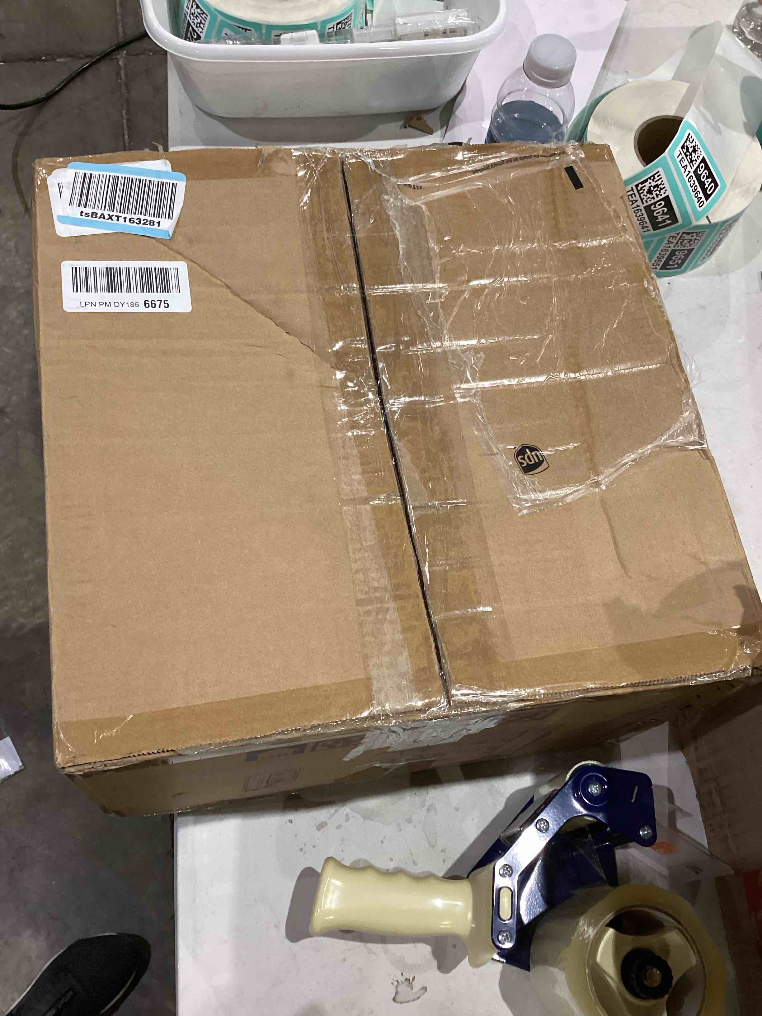 https://s3.amazonaws.com/lotting-images-prod/bidfta/TEA1639639_1753116848616.jpeg