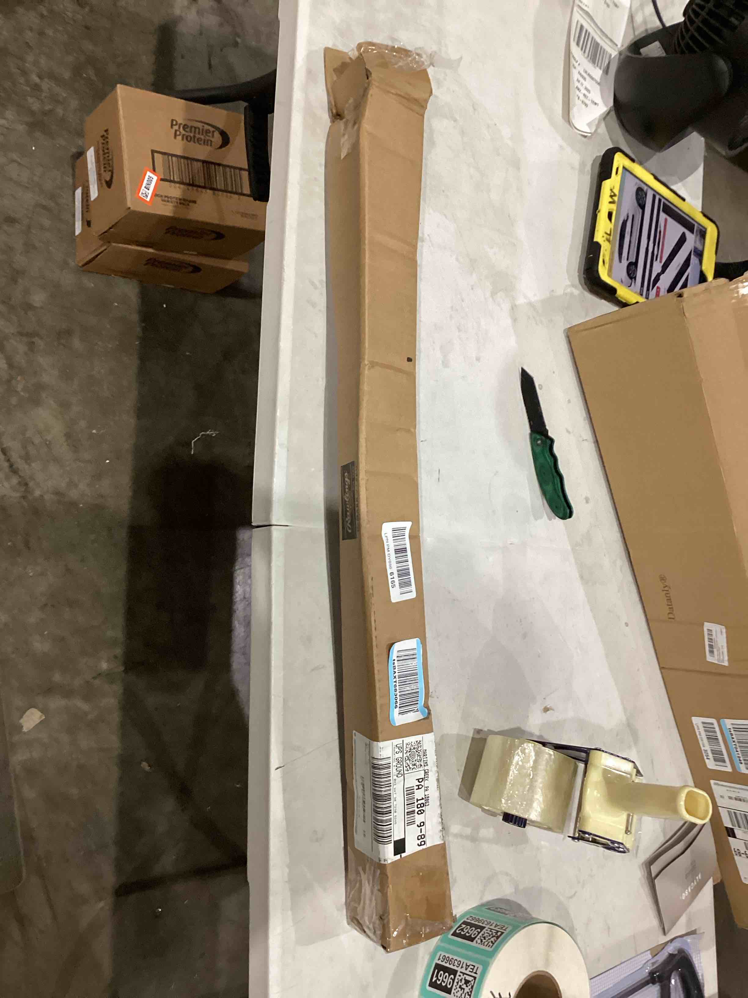 https://s3.amazonaws.com/lotting-images-prod/bidfta/TEA1639651_1753119759287.jpeg