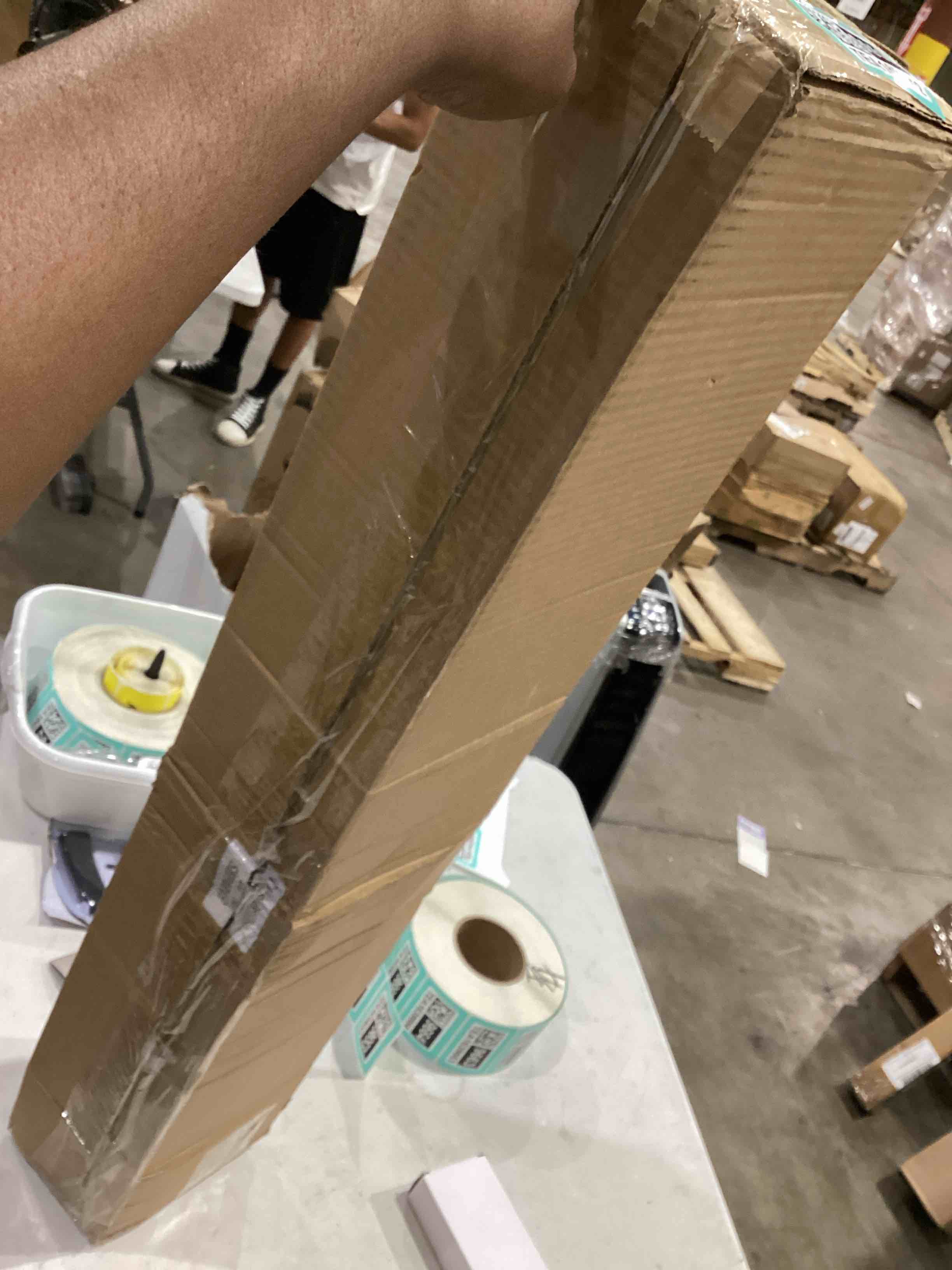 https://s3.amazonaws.com/lotting-images-prod/bidfta/TEA1639652_1753119948685.jpeg