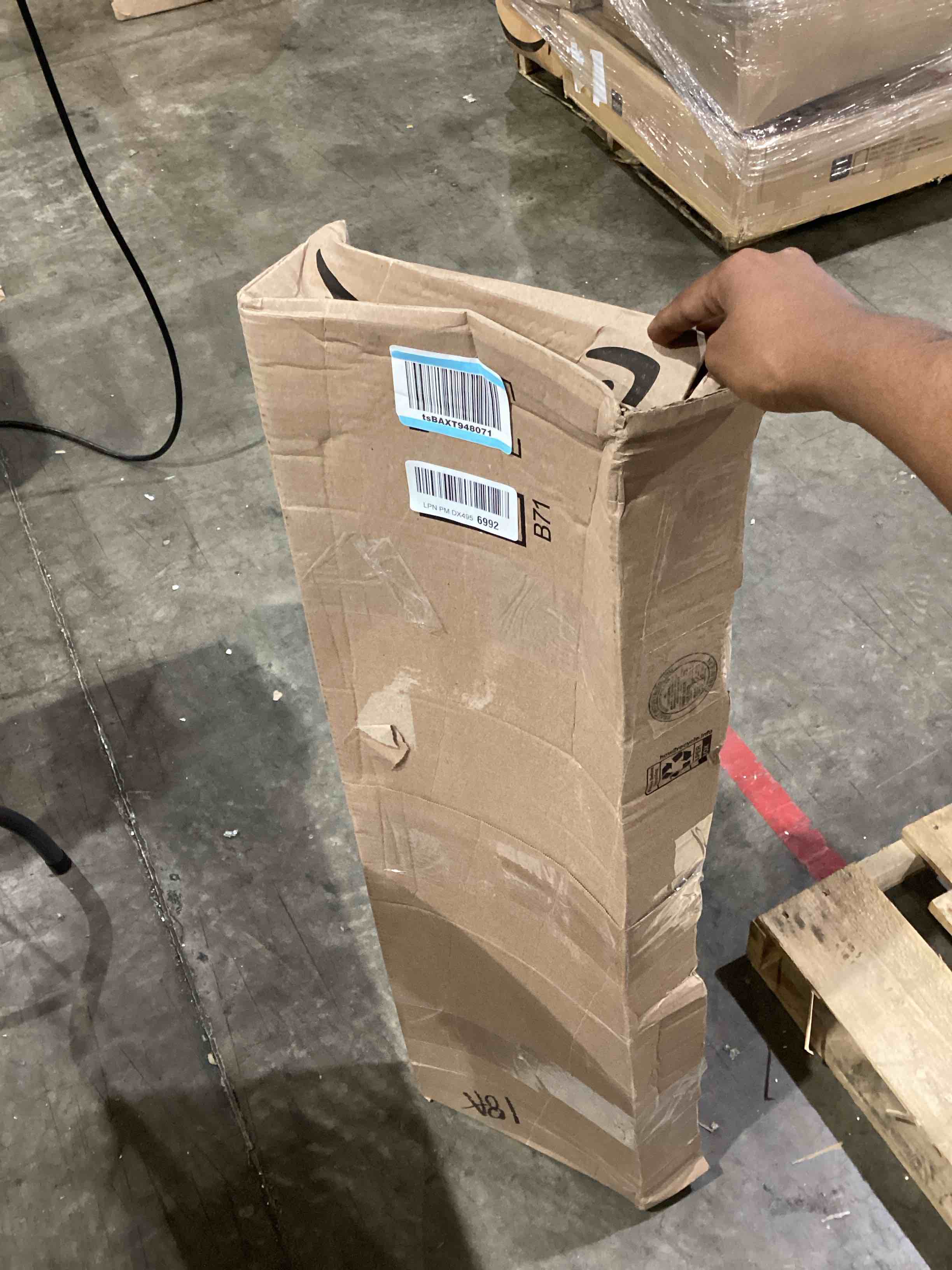 https://s3.amazonaws.com/lotting-images-prod/bidfta/TEA1639654_1753120028165.jpeg
