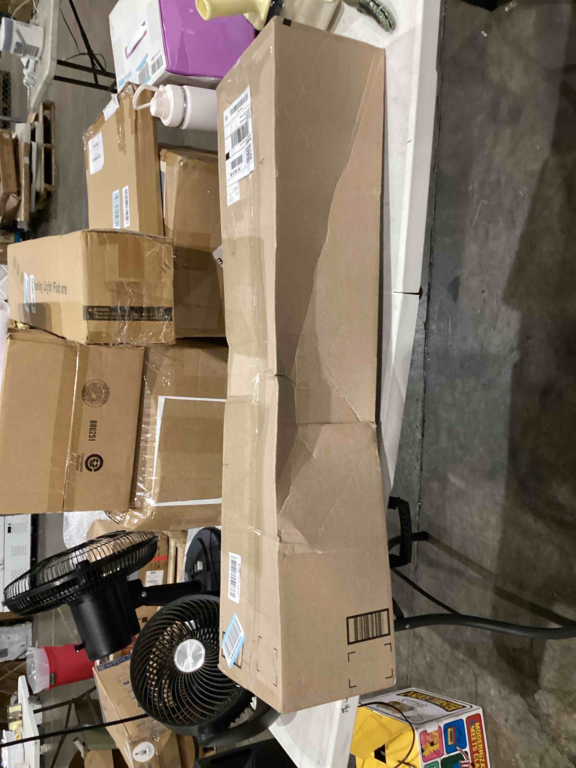 https://s3.amazonaws.com/lotting-images-prod/bidfta/TEA1639696_1753190433650.jpeg