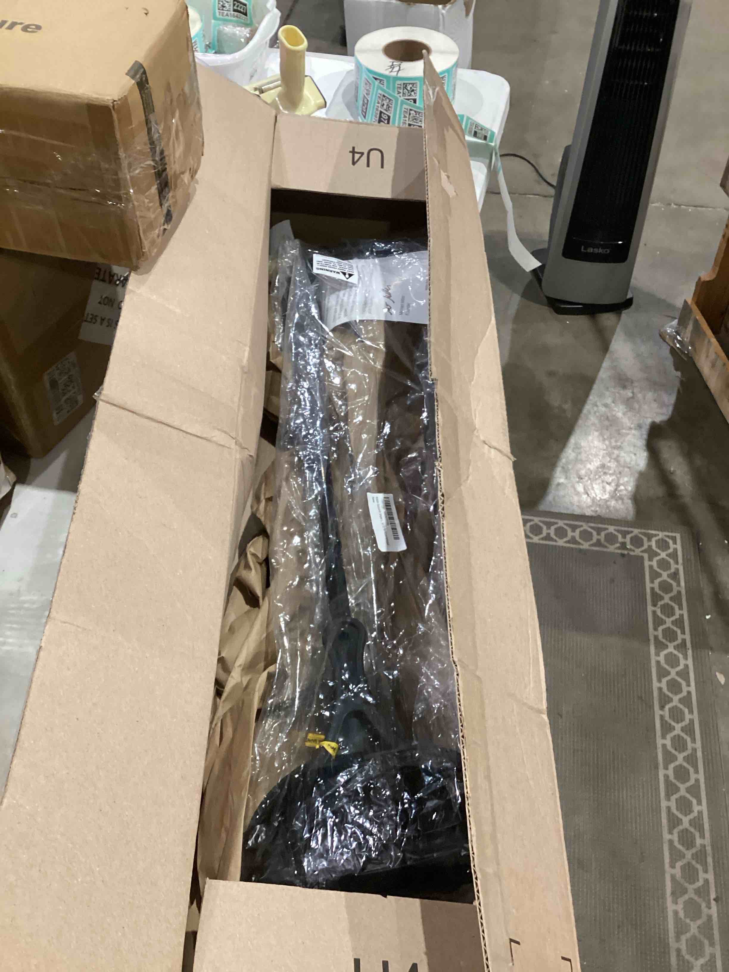 https://s3.amazonaws.com/lotting-images-prod/bidfta/TEA1639696_1753190592939.jpeg