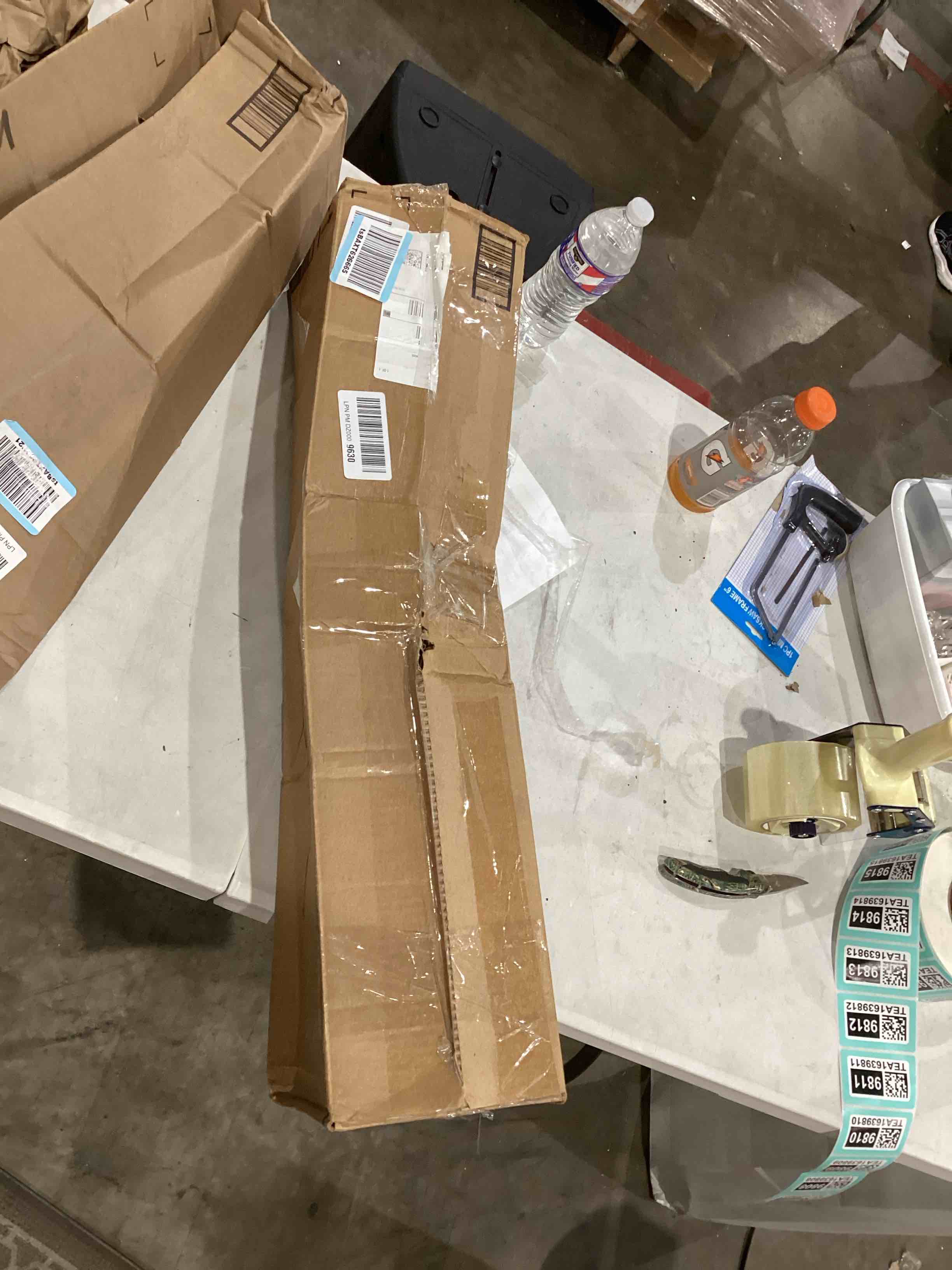 https://s3.amazonaws.com/lotting-images-prod/bidfta/TEA1639807_1753292885210.jpeg