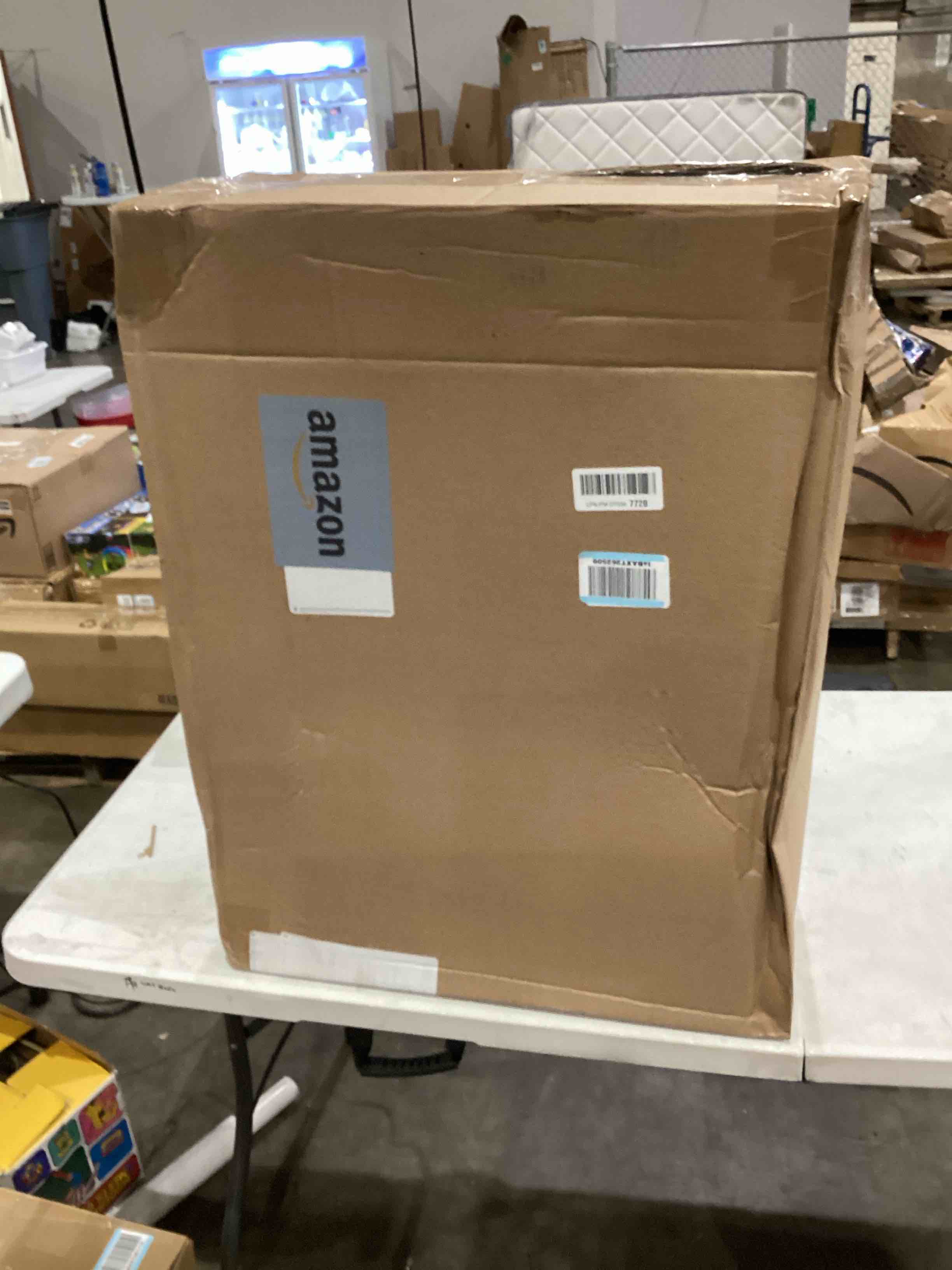 https://s3.amazonaws.com/lotting-images-prod/bidfta/TEA1639814_1753295677769.jpeg