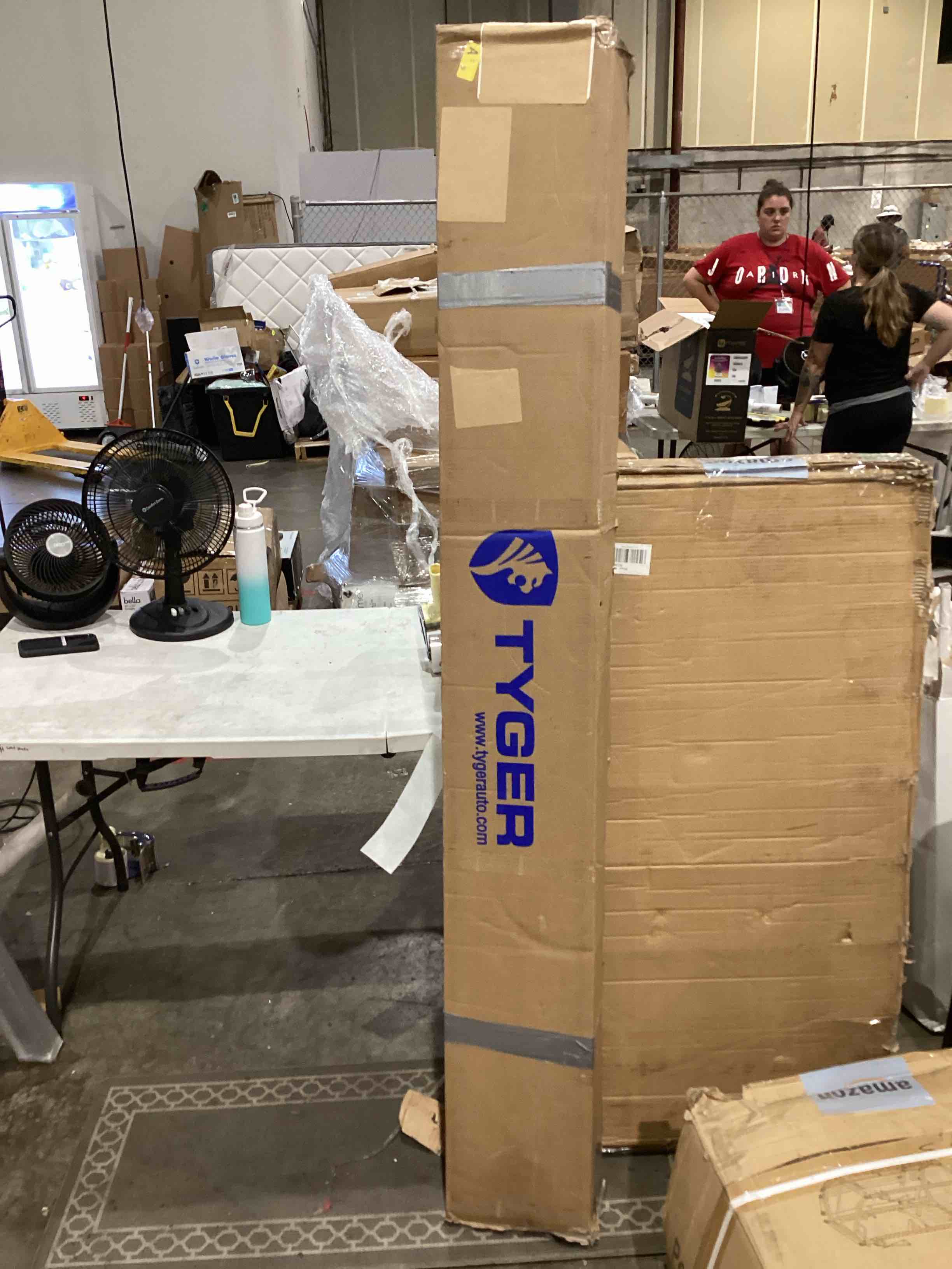 https://s3.amazonaws.com/lotting-images-prod/bidfta/TEA1639868_1753372471829.jpeg