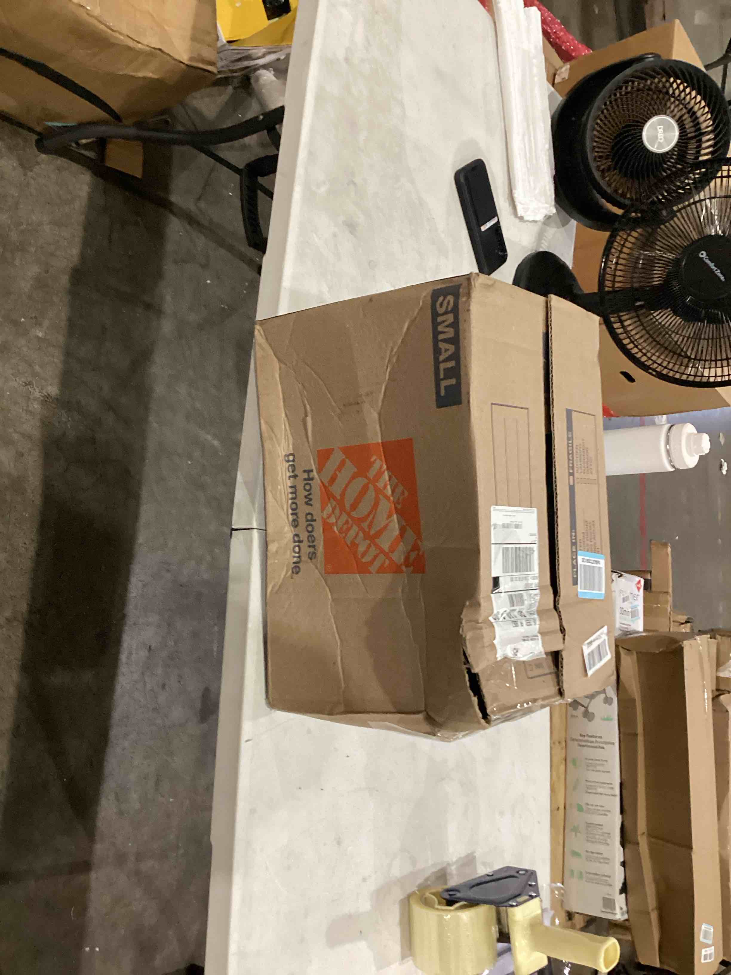 https://s3.amazonaws.com/lotting-images-prod/bidfta/TEA1639876_1753379194576.jpeg