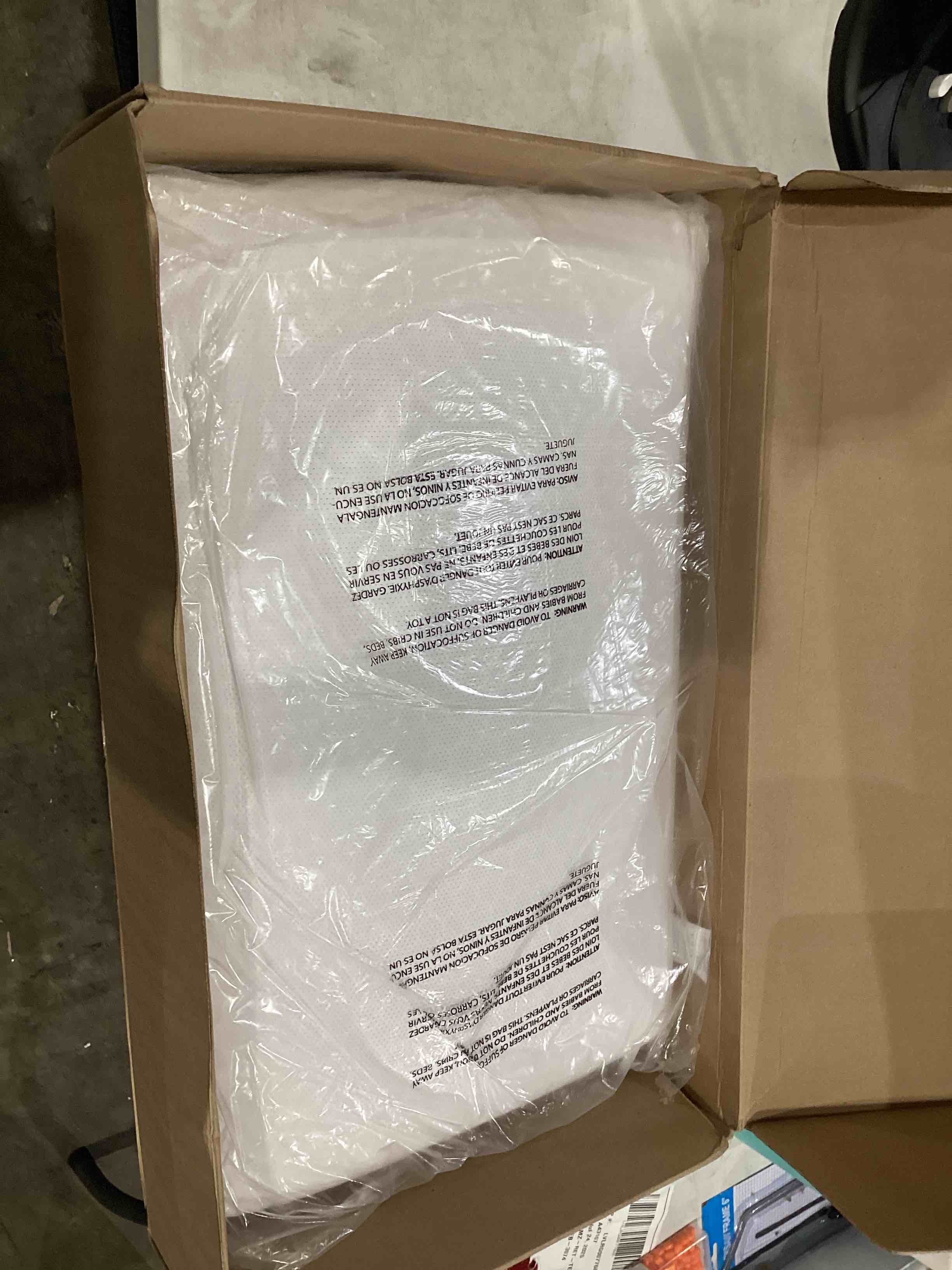 https://s3.amazonaws.com/lotting-images-prod/bidfta/TEA1639901_1753445445477.jpeg